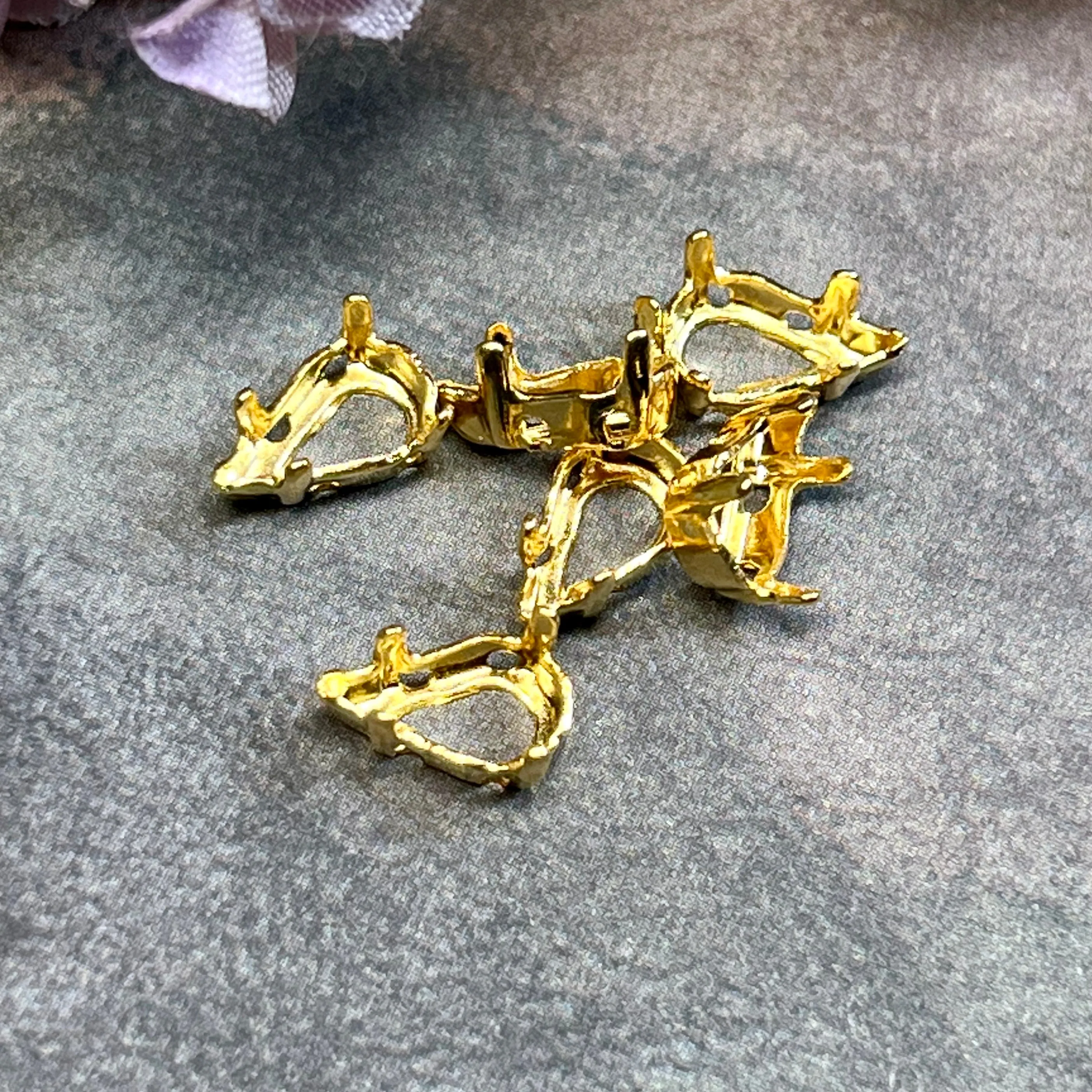 10x6 mm Pear-Teardrop Shaped, 4300 Settings, 6 pcs Silver or Gold Plated, Gemstone or Crystal Settings, Bead Embroidery Component
