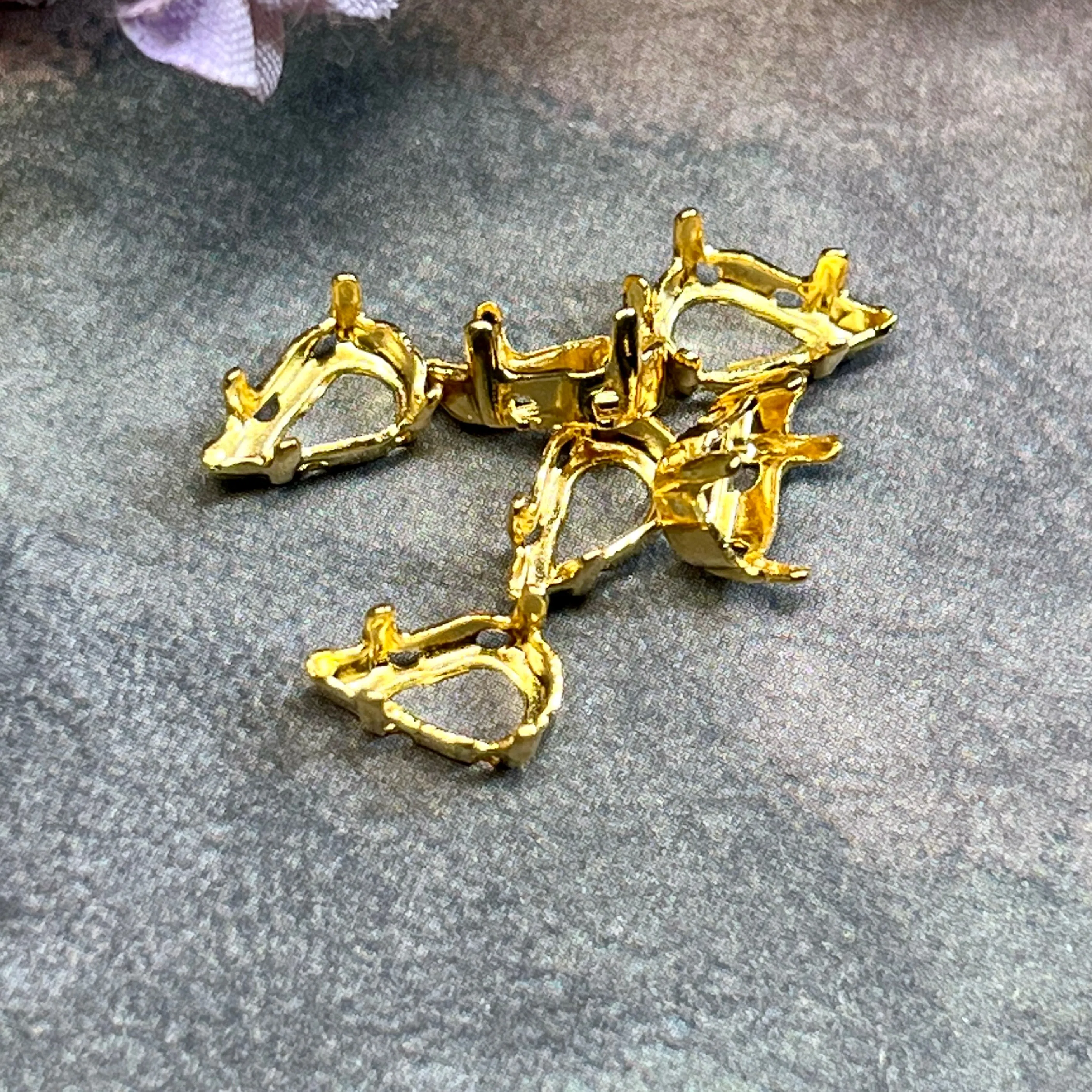 10x6 mm Pear-Teardrop Shaped, 4300 Settings, 6 pcs Silver or Gold Plated, Gemstone or Crystal Settings, Bead Embroidery Component
