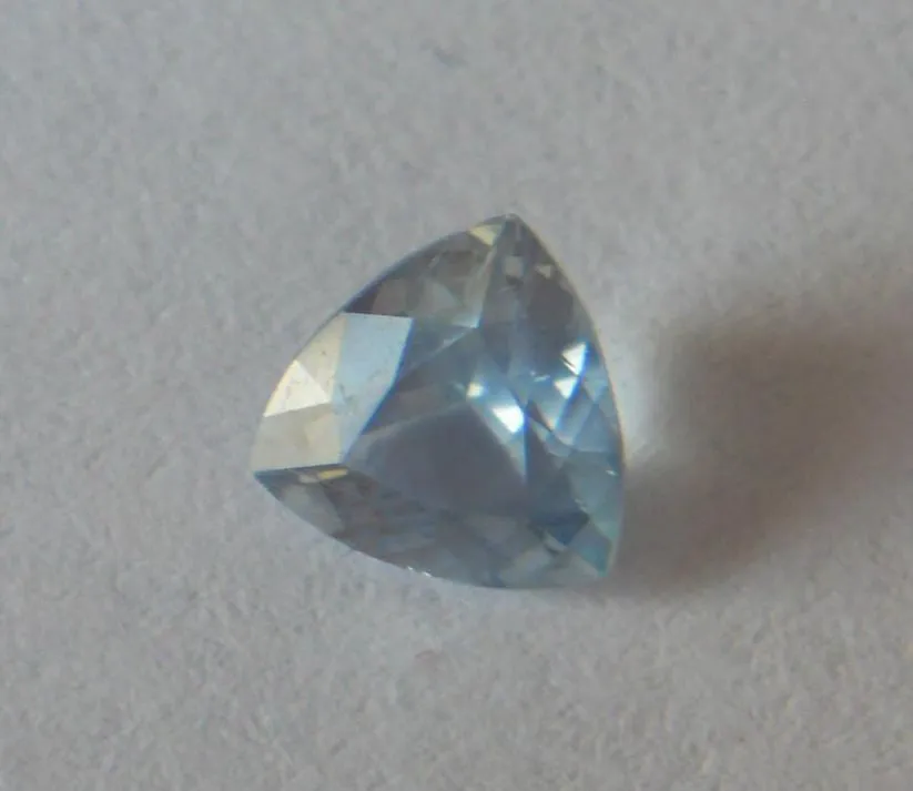 .61 CTS. TRILLION CUT MEDIUM BLUE MONTANA SAPPHIRE NO TREATMENT