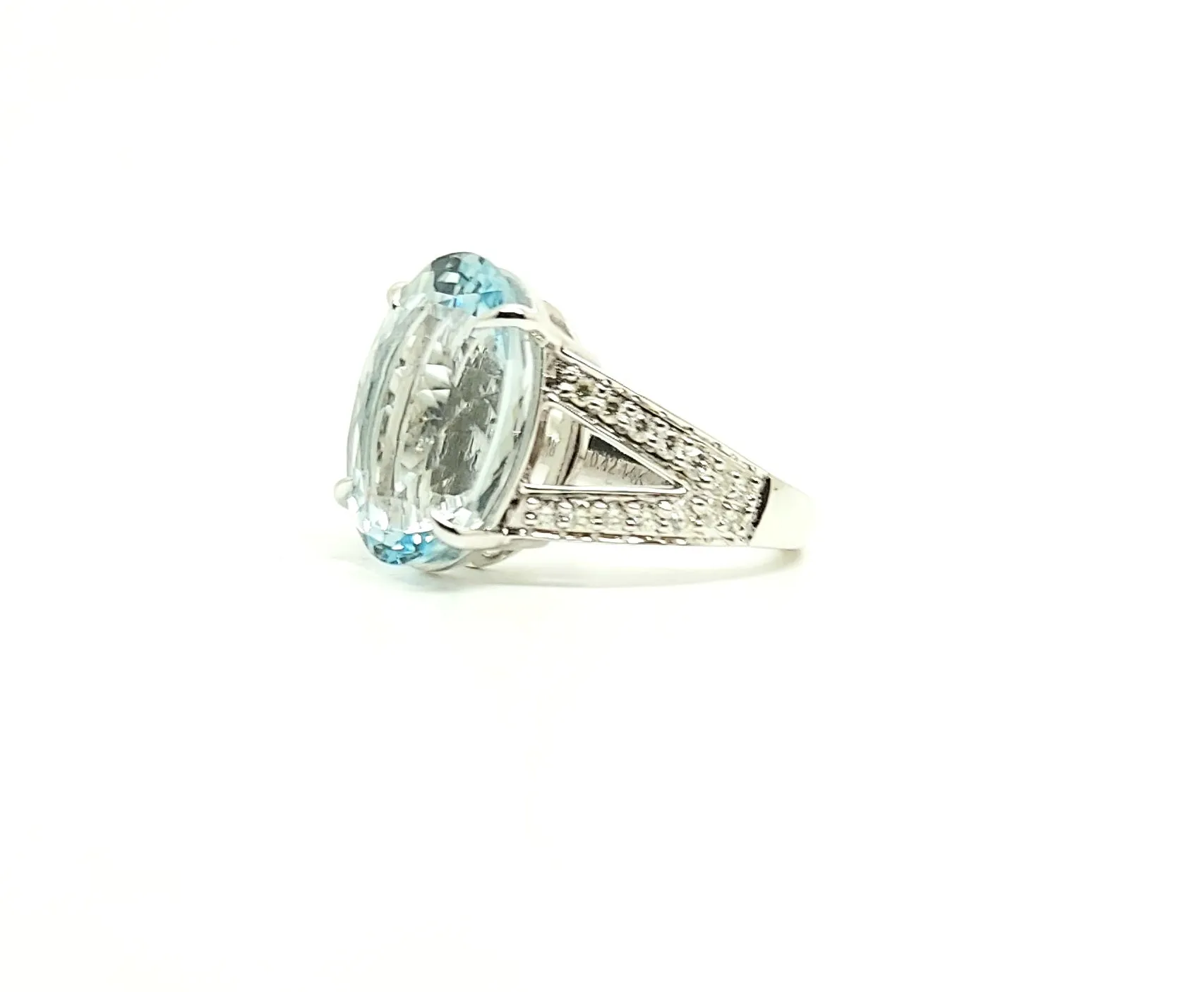 Aquamarine and Diamond Cocktail Ring Ad No. 2354