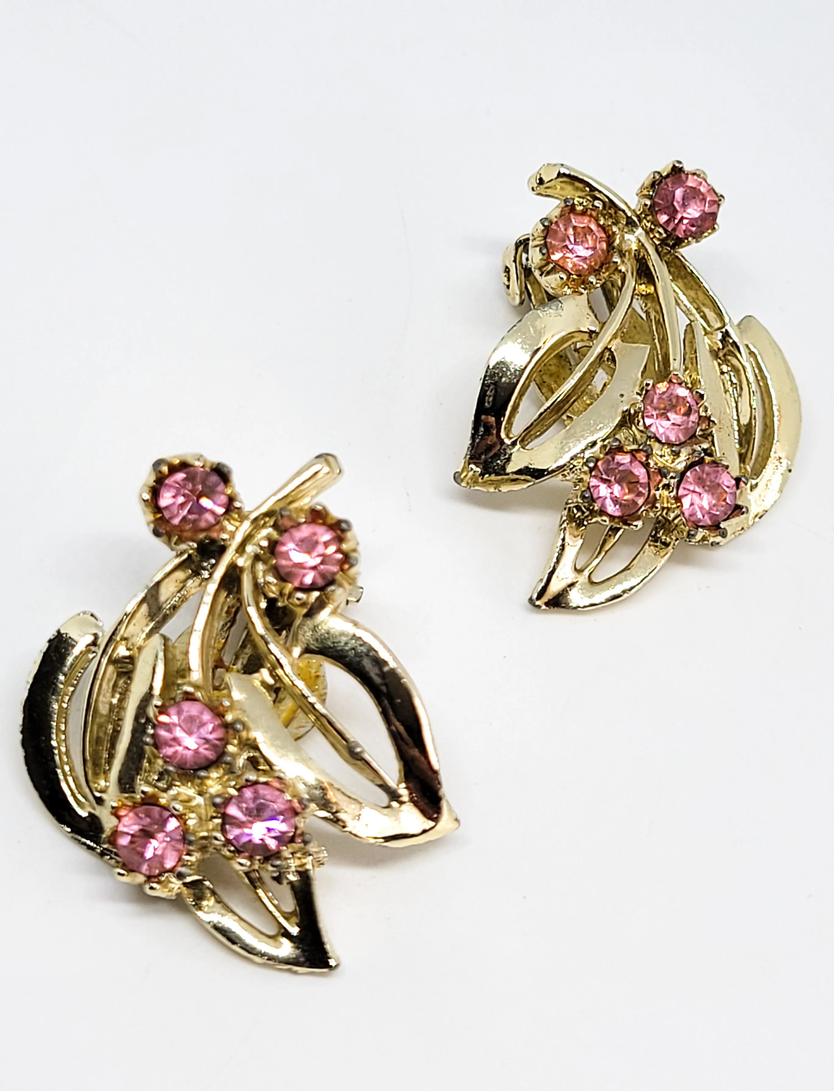 Baby pink rhinestone flower gold toned vintage clip on earrings mid century