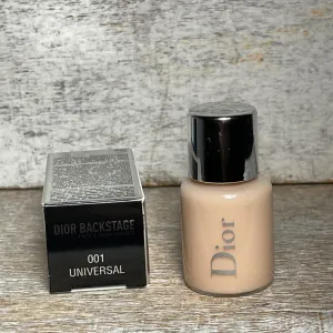 Backstage Face & Body Foundation - Base de maquillaje rostro y cuerpo 5 ml
