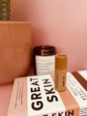 Bare Lip (Tube)