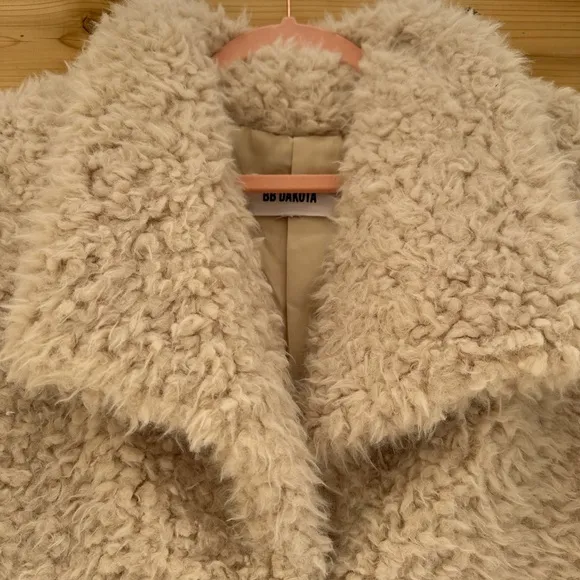 BB Dakota Hugs Don’t Lie Cropped 3/4 Sleeve Cream Faux Fur Coat Jacket Large