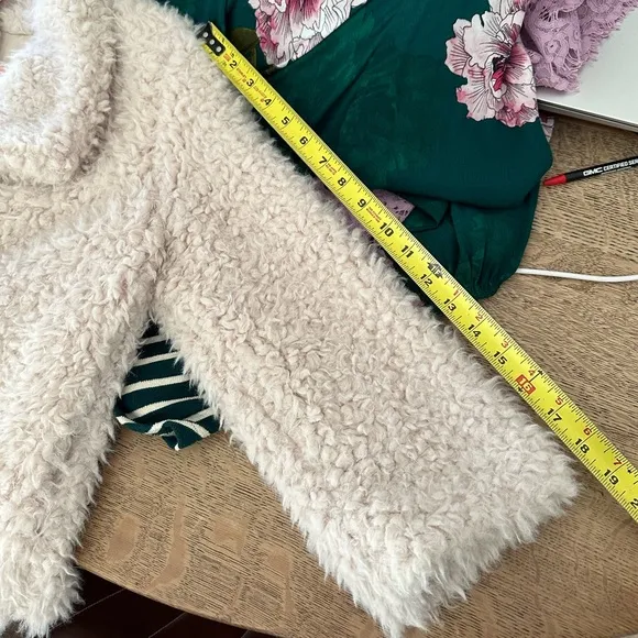 BB Dakota Hugs Don’t Lie Cropped 3/4 Sleeve Cream Faux Fur Coat Jacket Large