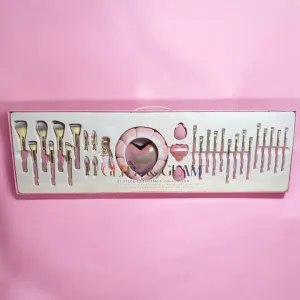 Bold Pink/Chrome Heart Cup Mega Glitz & Glam | LIMITED EDITION 31pc Essentials Collection Brush Set | GG4392