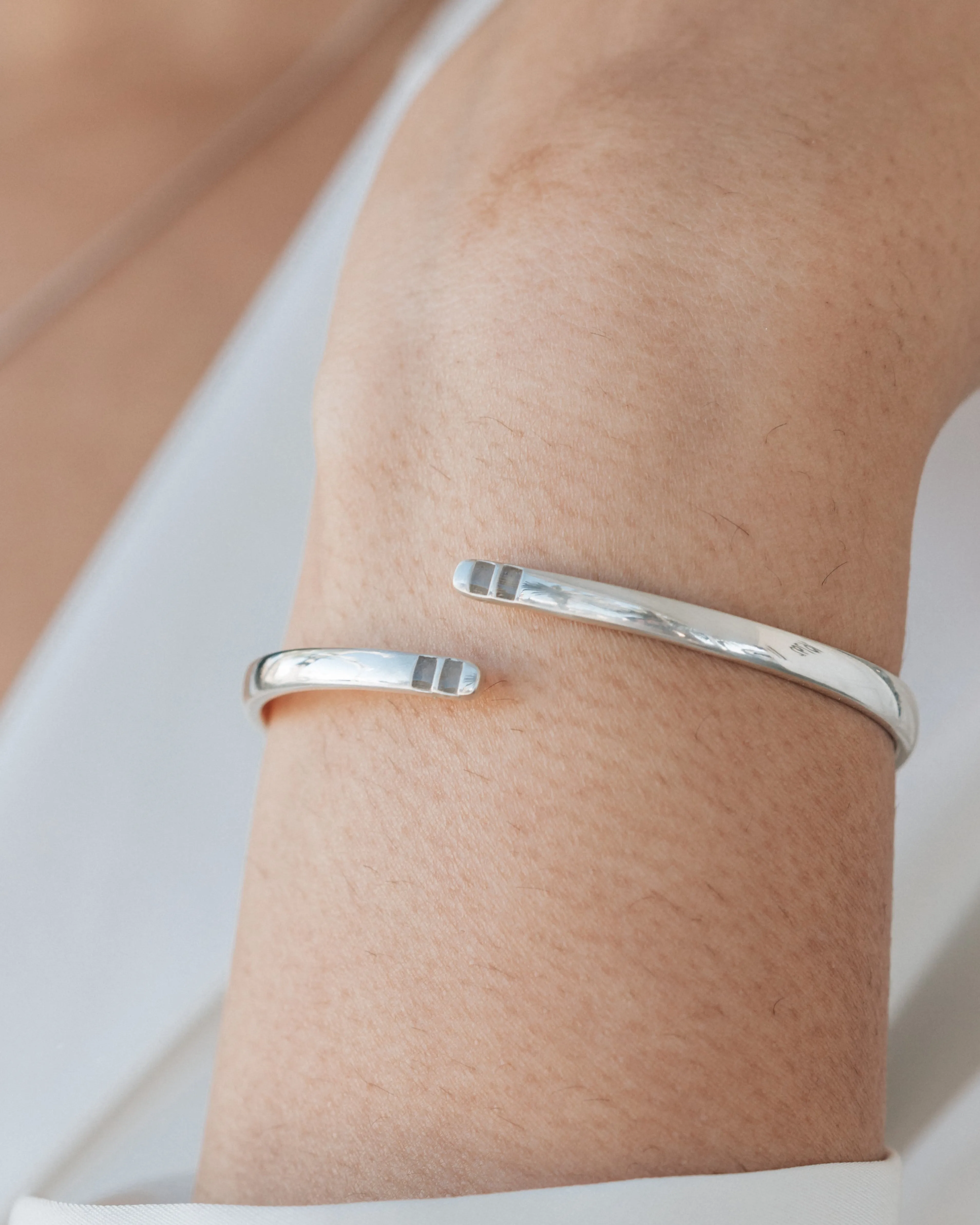 Bypass Hinged Cuff Cremation Bracelet in 14K Yellow Gold