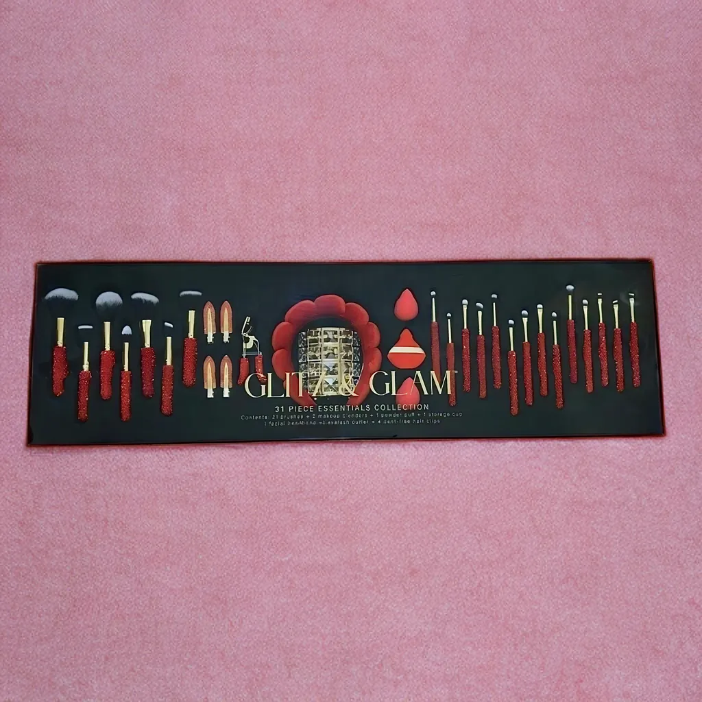 Cherry Bling Mega Glitz & Glam | 31pc Essentials Collection Brush Set | GG4328