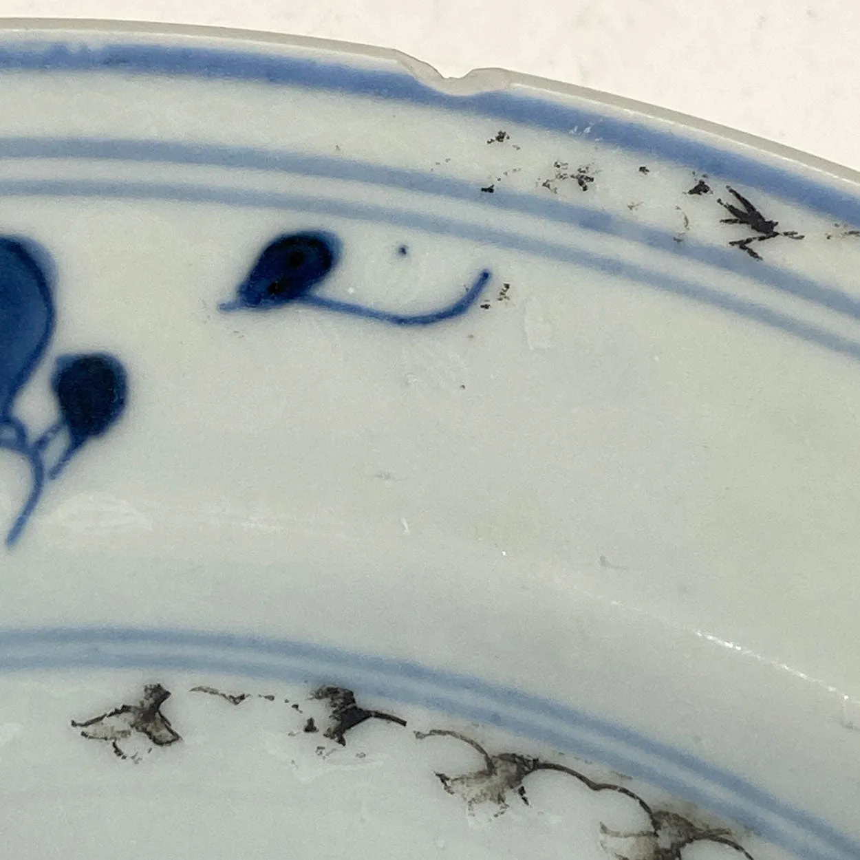 Chinese Export Porcelain Boatman and Six-Flower Nanking Cargo Shipwreck Plate