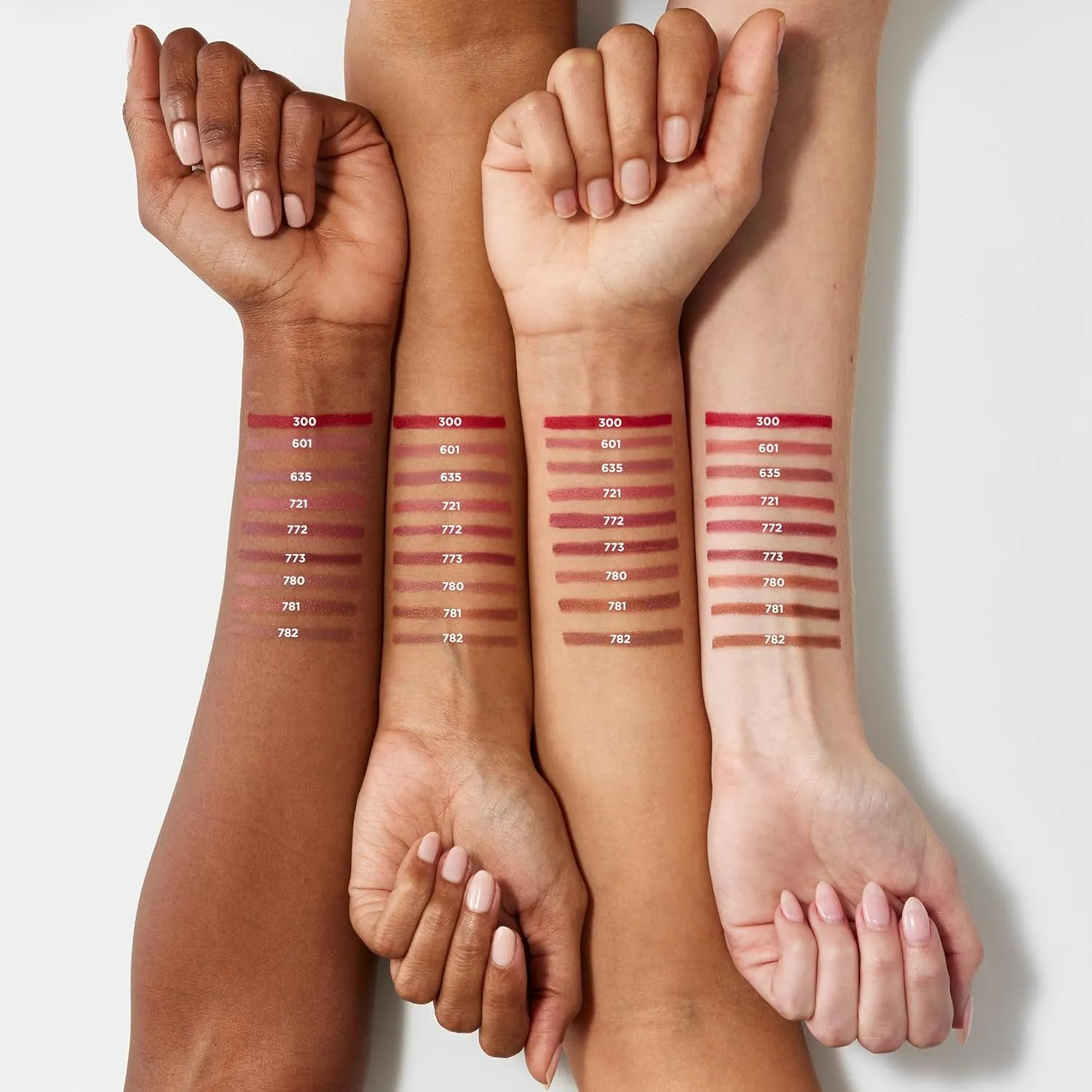 Colour Riche Lip Liner Pencil, Creamy Lip Liner with Omega 3 and Vitamin E, 780 Au Naturale (Soft Neutral Beige)