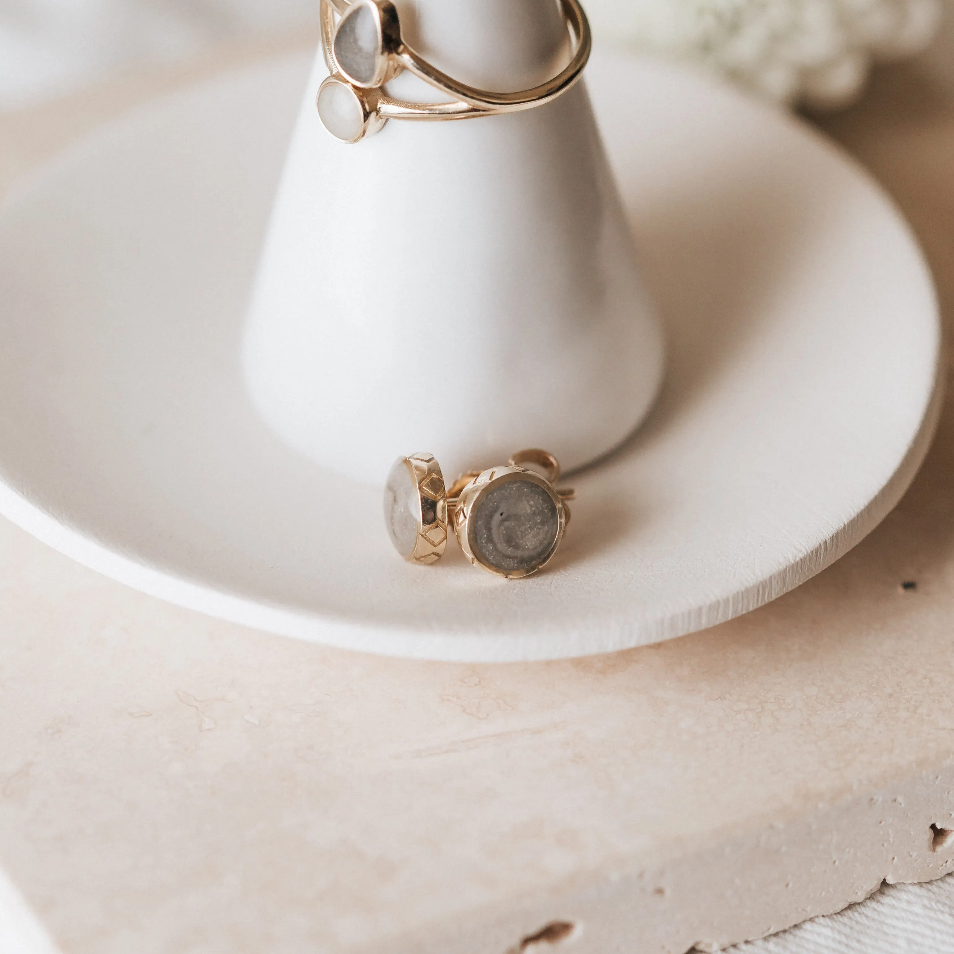 Detailed Circle Stud Cremation Earrings in 14K Rose Gold