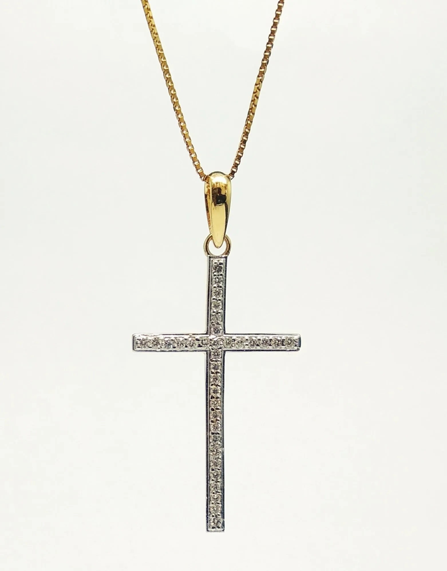 DIAMOND CROSS PENDANT IN 14K YELLOW GOLD