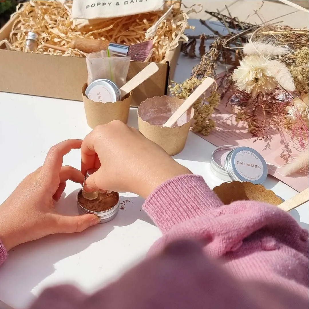 DIY Mineral Makeup Kit