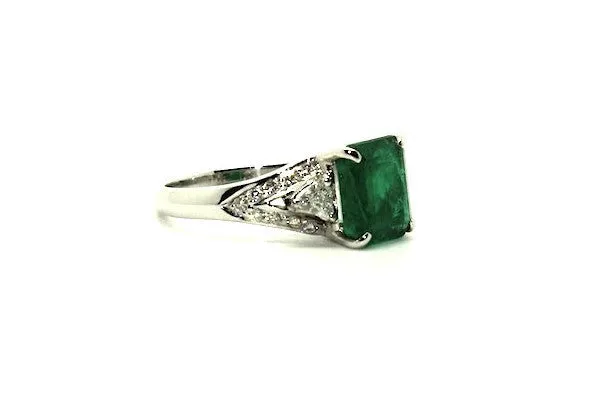 Emerald & Trillion Cut Diamond Ring Ad No.0470