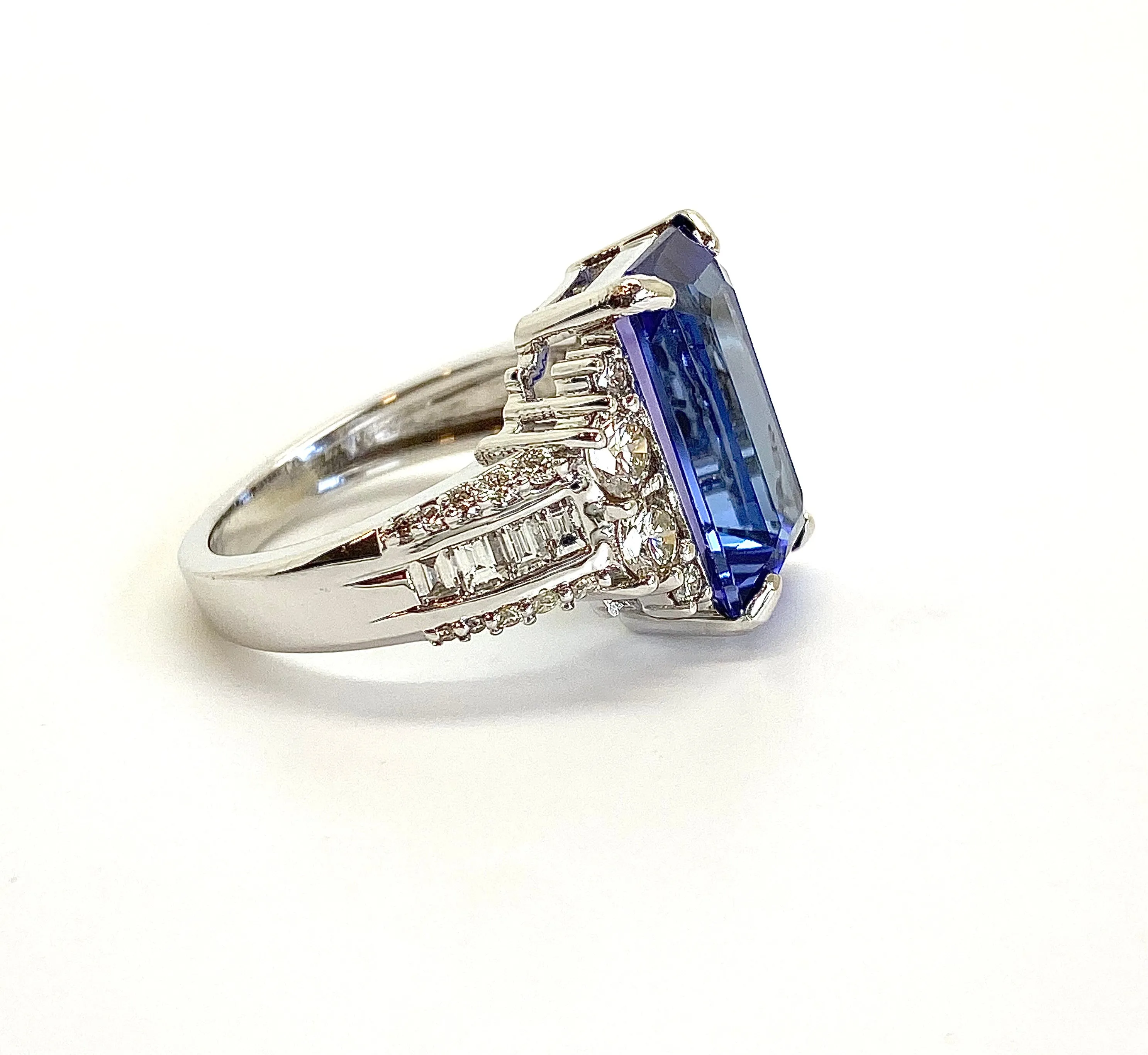 Extraordinary Collection: Tanzanite And Diamond Ring In 14k White Gold(AD NO 2792)