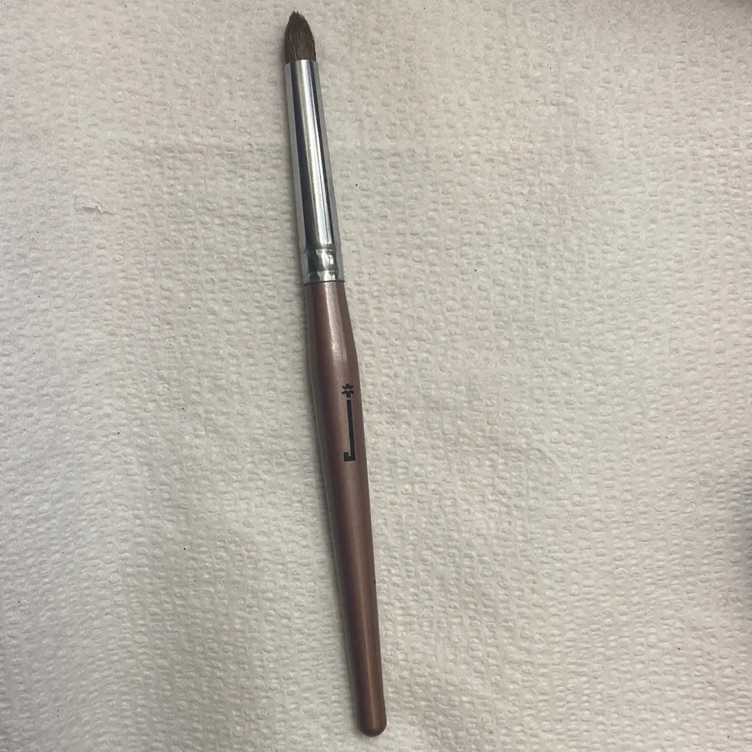 Eye Crease Contouring Brush