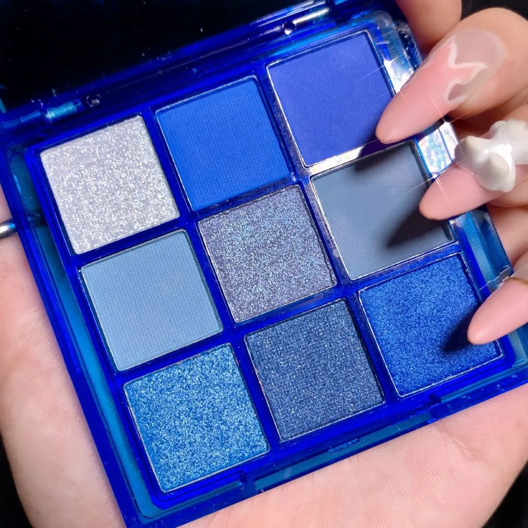 Eyeshadow electric blue