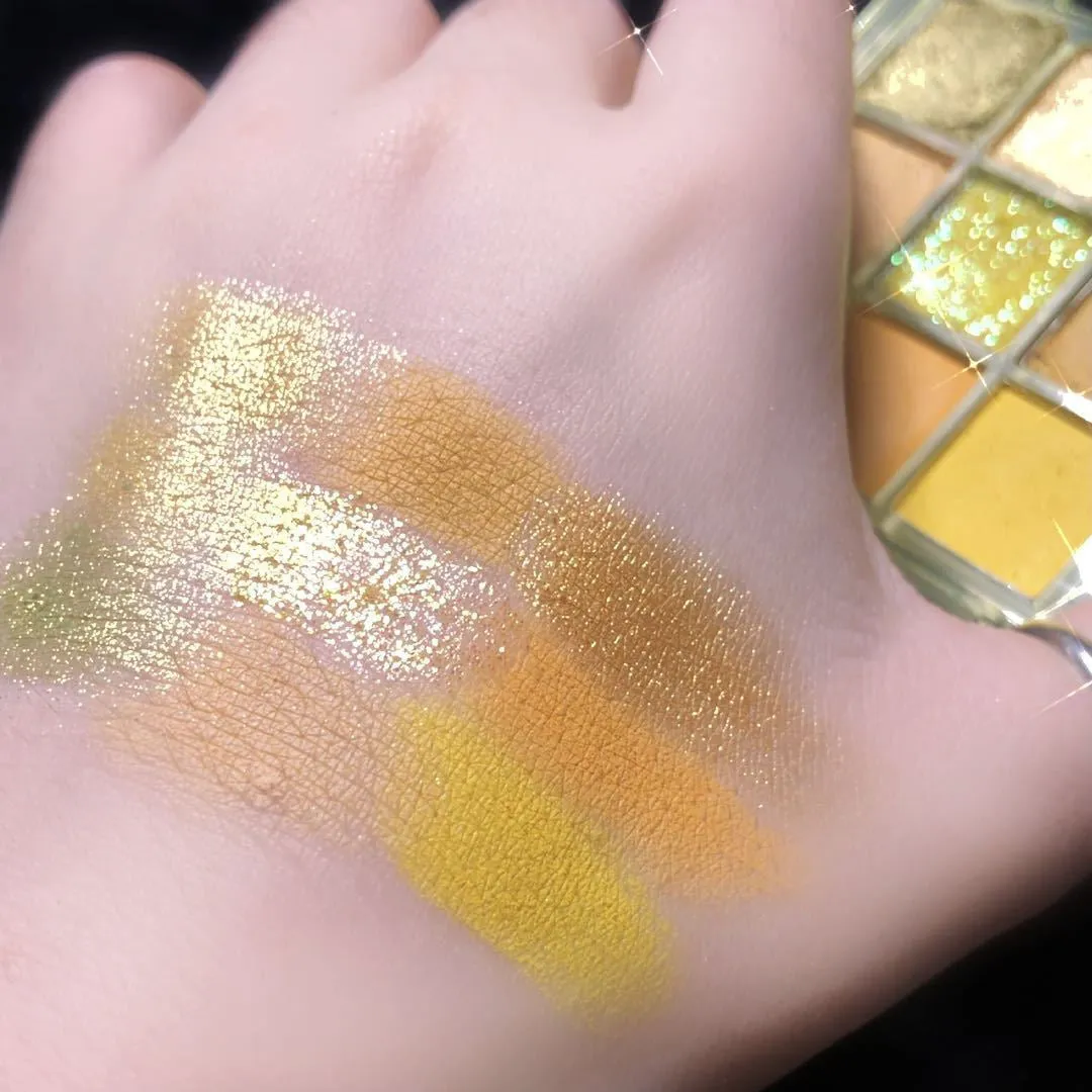 Eyeshadow electric yellow