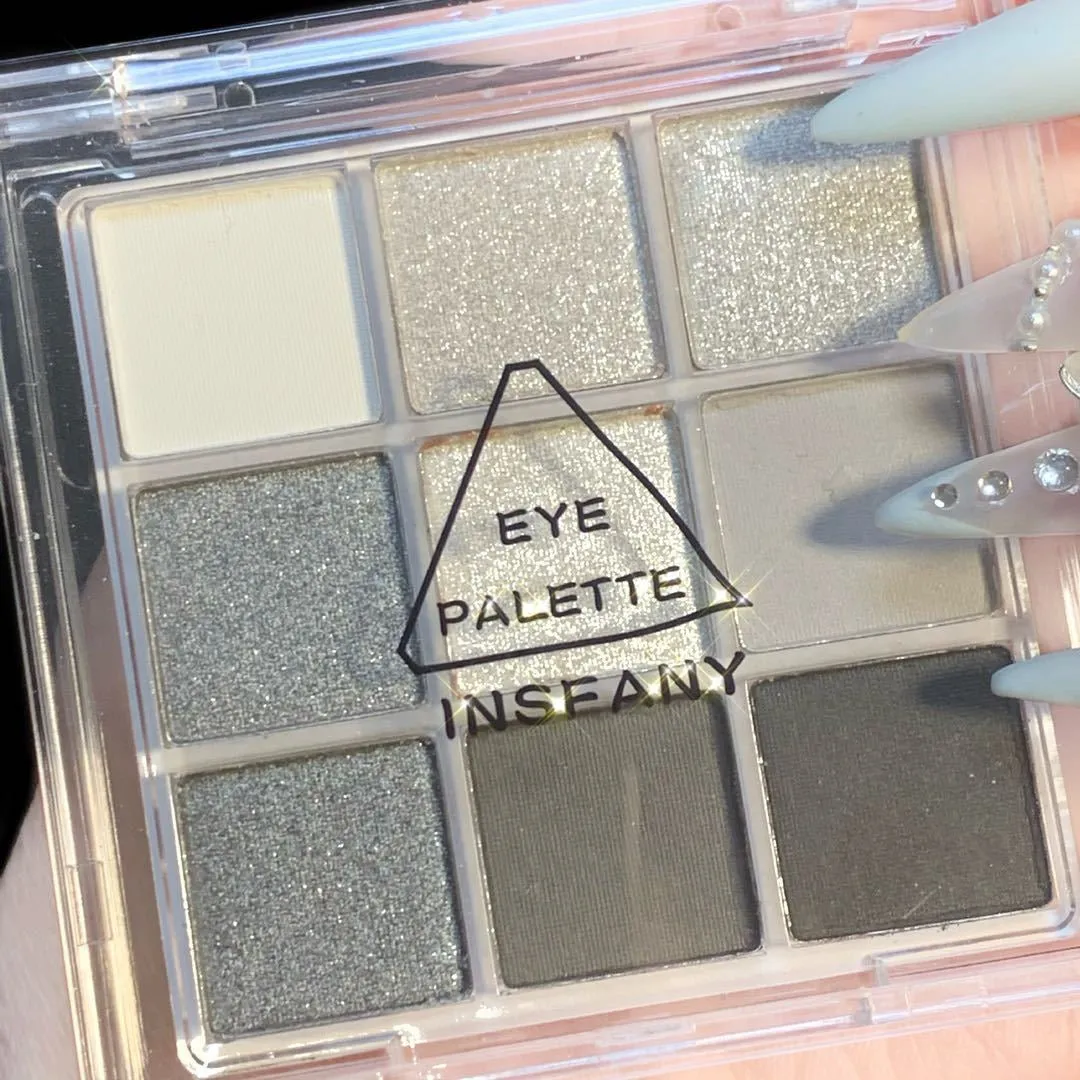 Eyeshadow gray