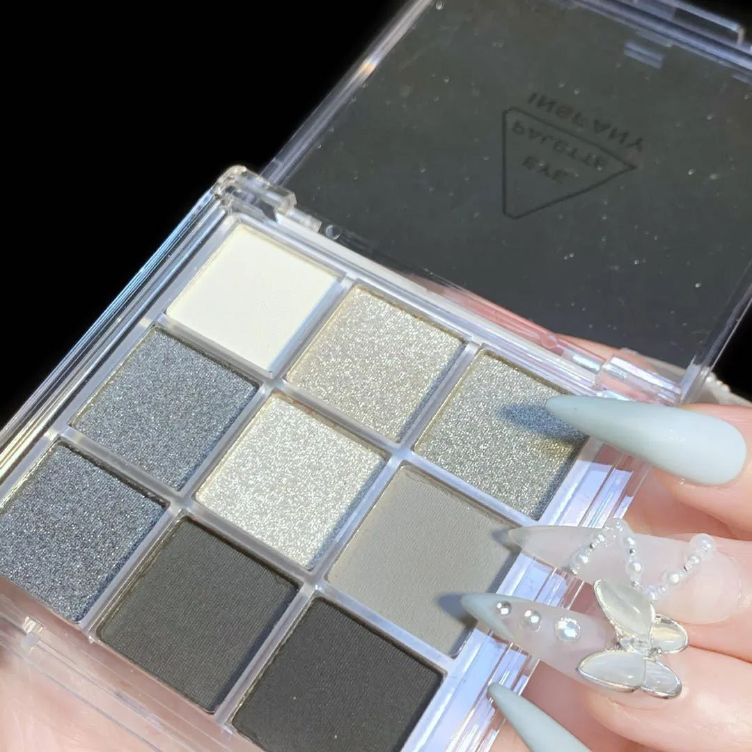 Eyeshadow gray