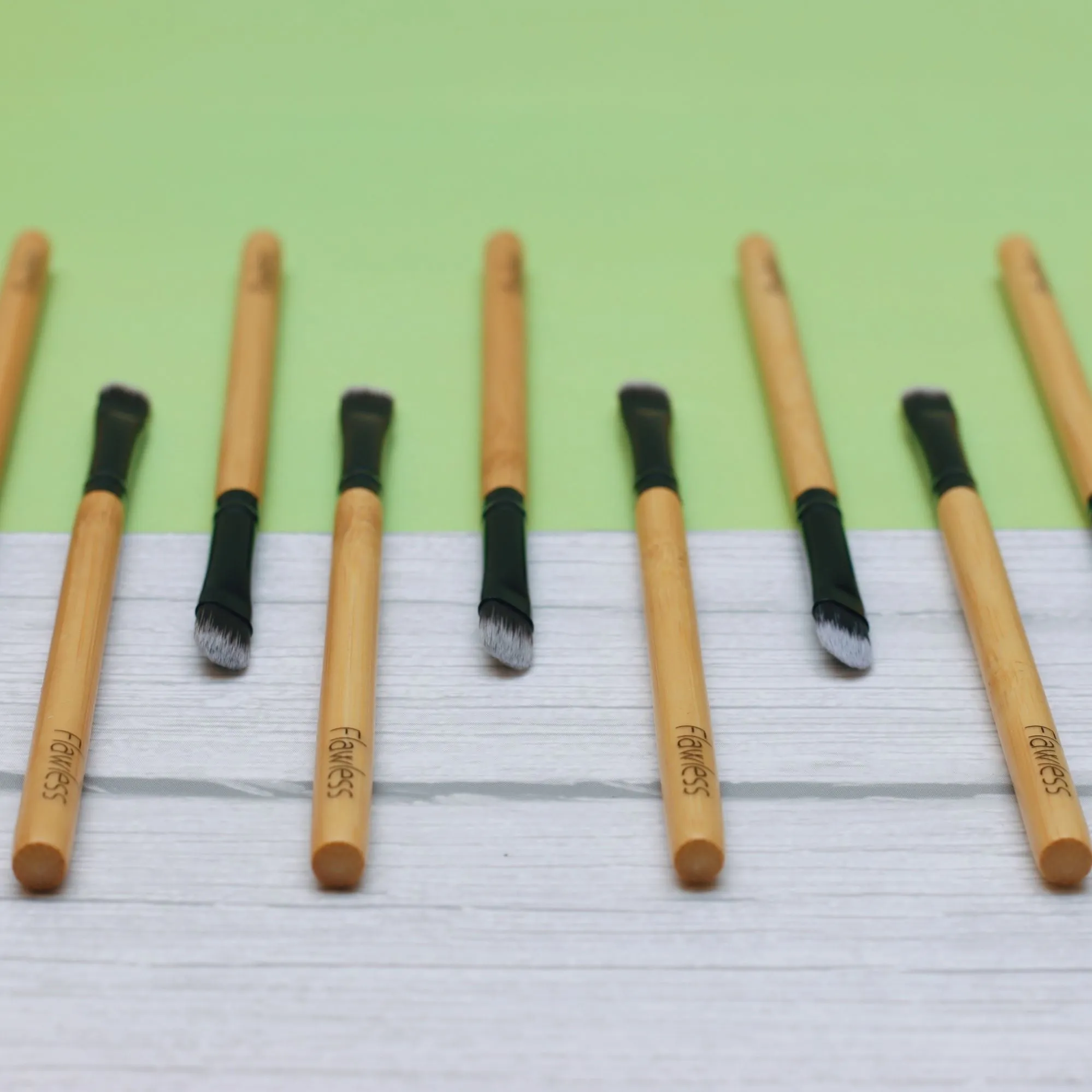 Flawless Bamboo Eyeshadow/Concealer Brush