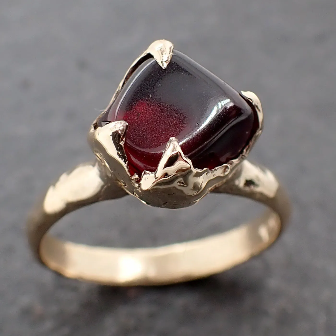 Garnet tumbled red wine 14k gold Solitaire gemstone ring 3180