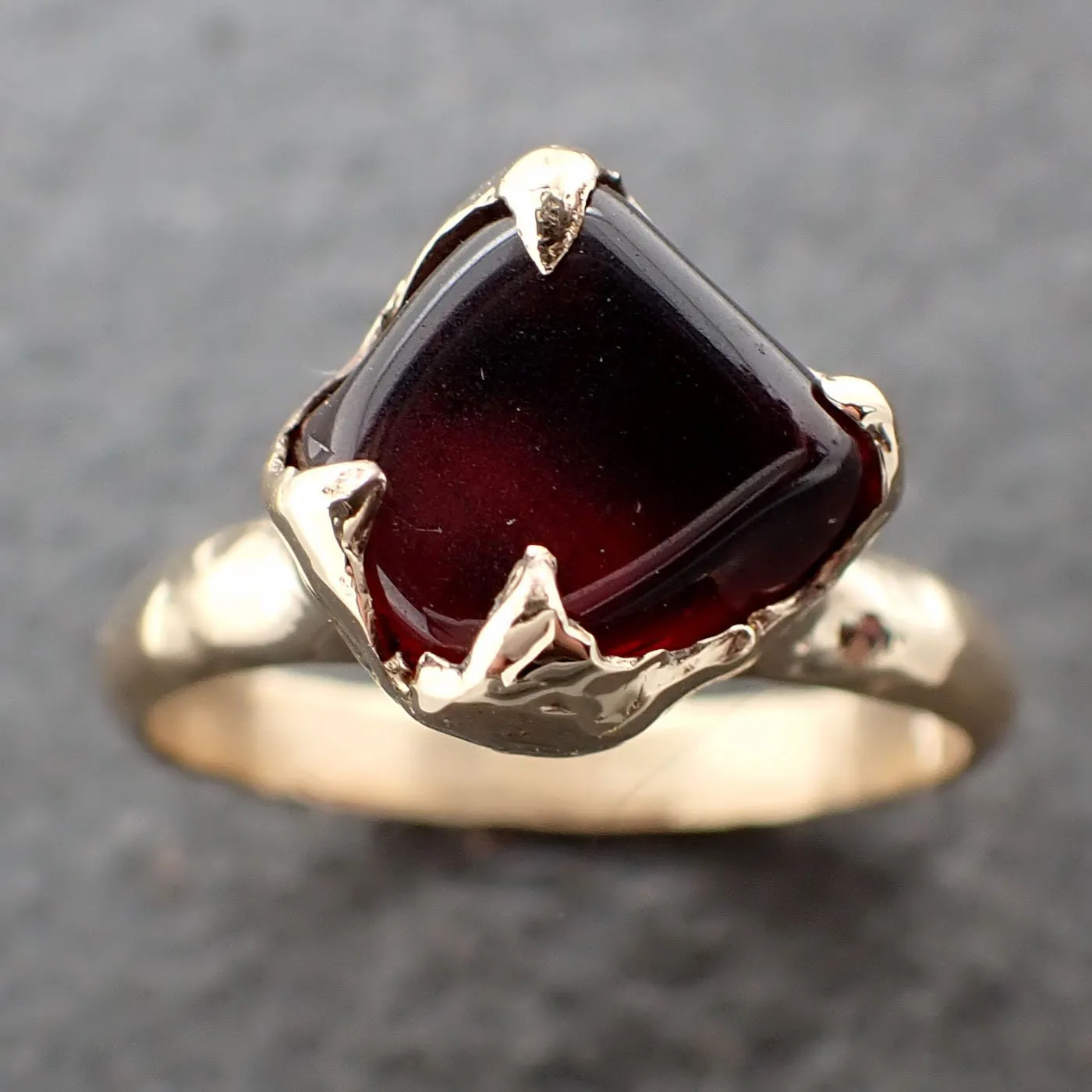 Garnet tumbled red wine 14k gold Solitaire gemstone ring 3180