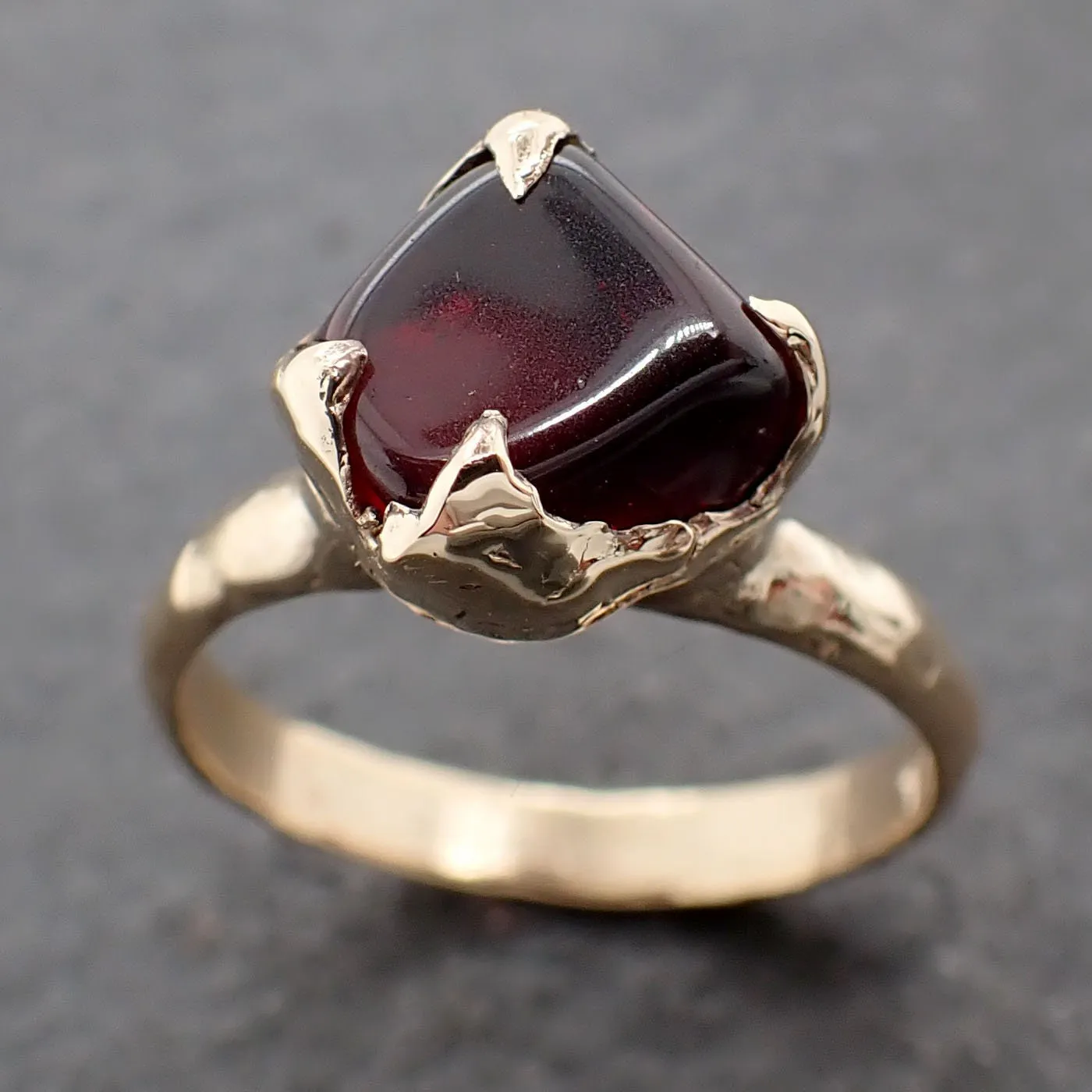 Garnet tumbled red wine 14k gold Solitaire gemstone ring 3180