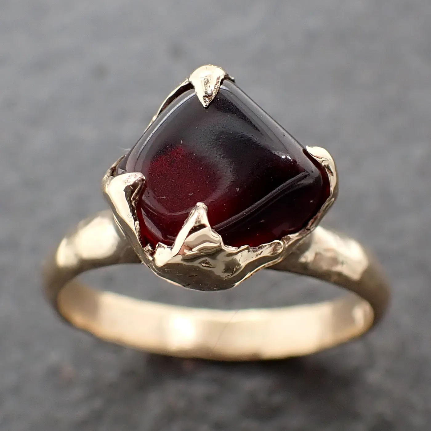 Garnet tumbled red wine 14k gold Solitaire gemstone ring 3180