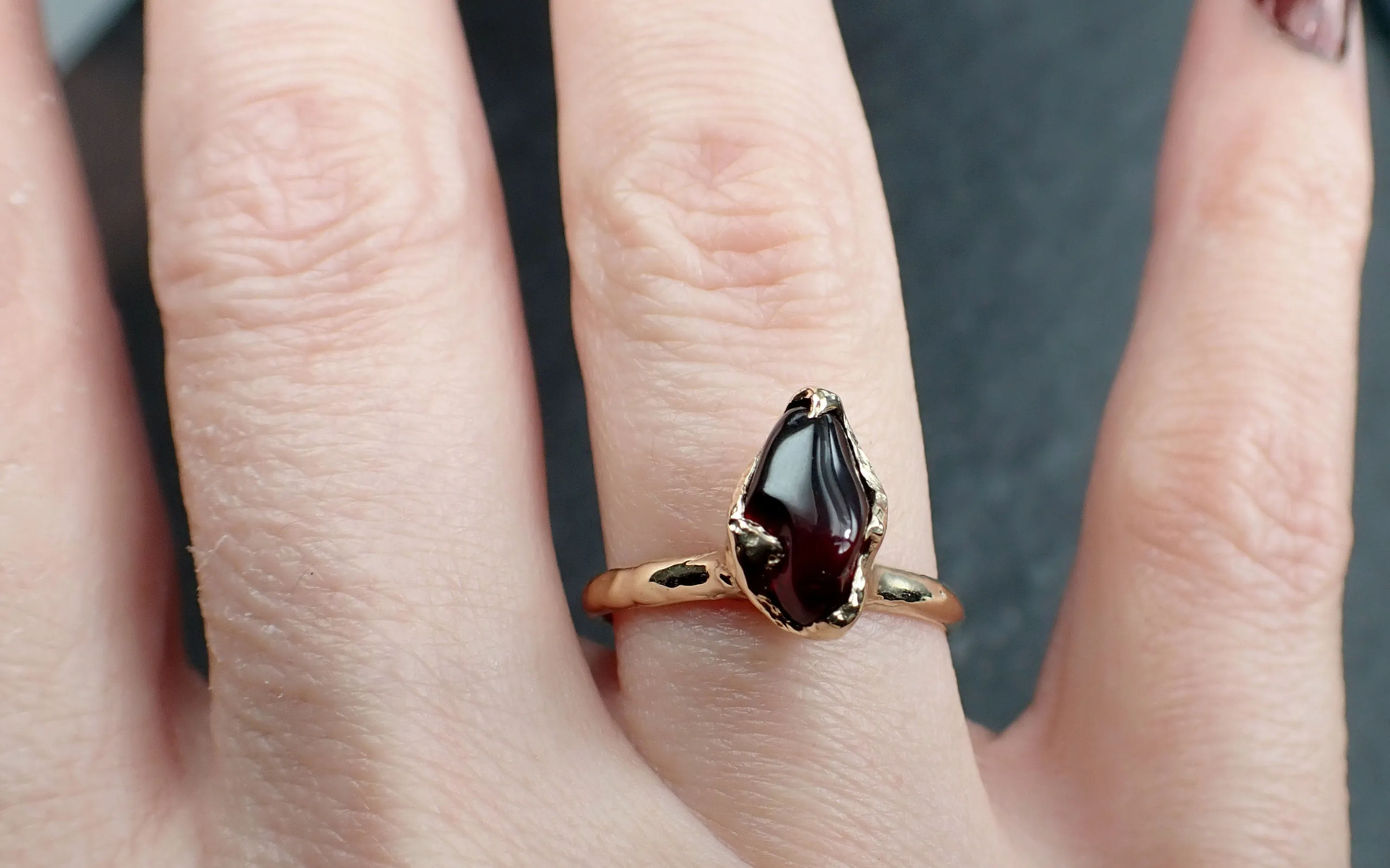 Garnet tumbled red wine 14k gold Solitaire gemstone ring 3263