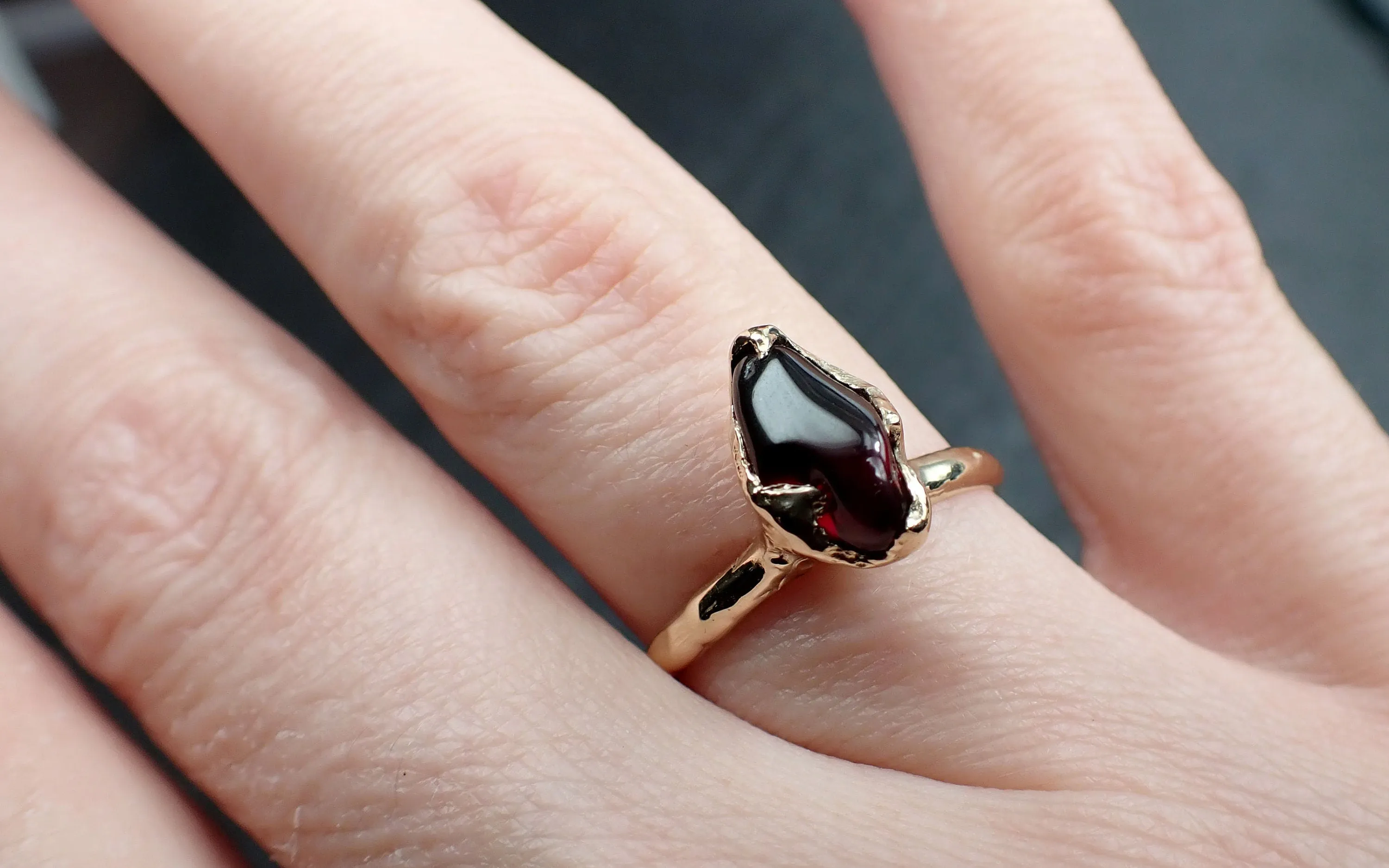 Garnet tumbled red wine 14k gold Solitaire gemstone ring 3263