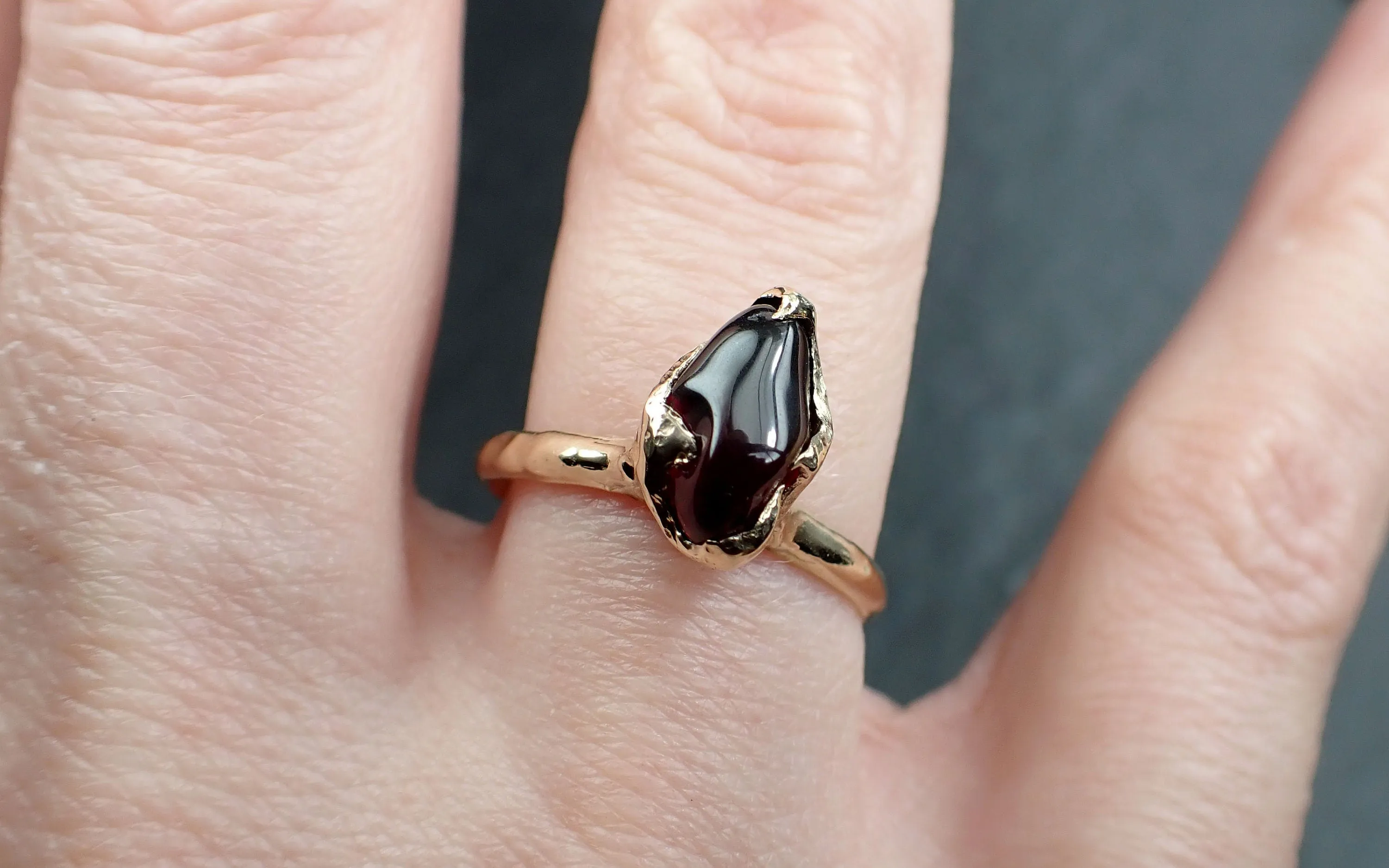 Garnet tumbled red wine 14k gold Solitaire gemstone ring 3263