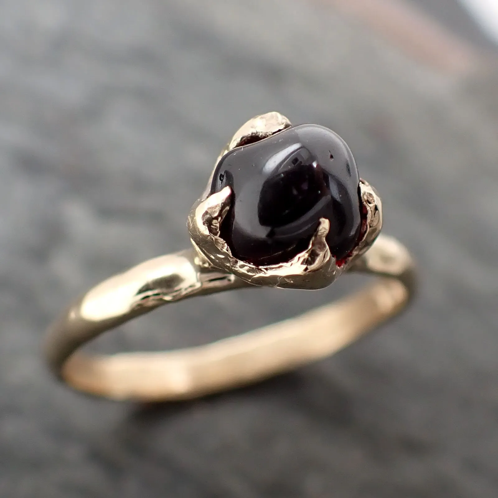 Garnet tumbled red wine 14k gold Solitaire gemstone ring 3265