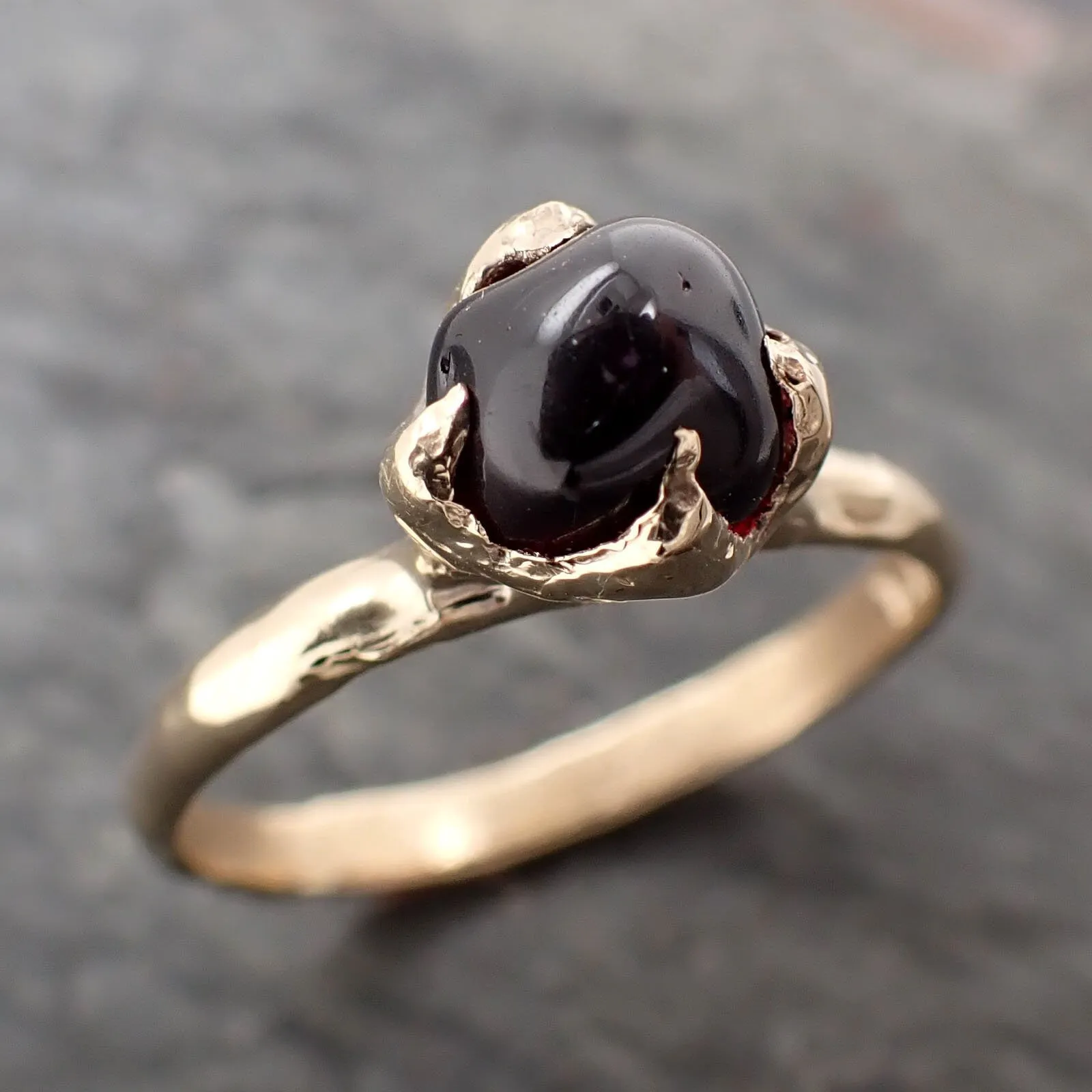Garnet tumbled red wine 14k gold Solitaire gemstone ring 3265