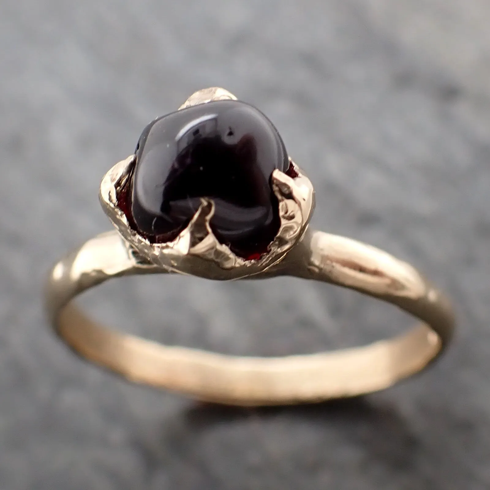 Garnet tumbled red wine 14k gold Solitaire gemstone ring 3265