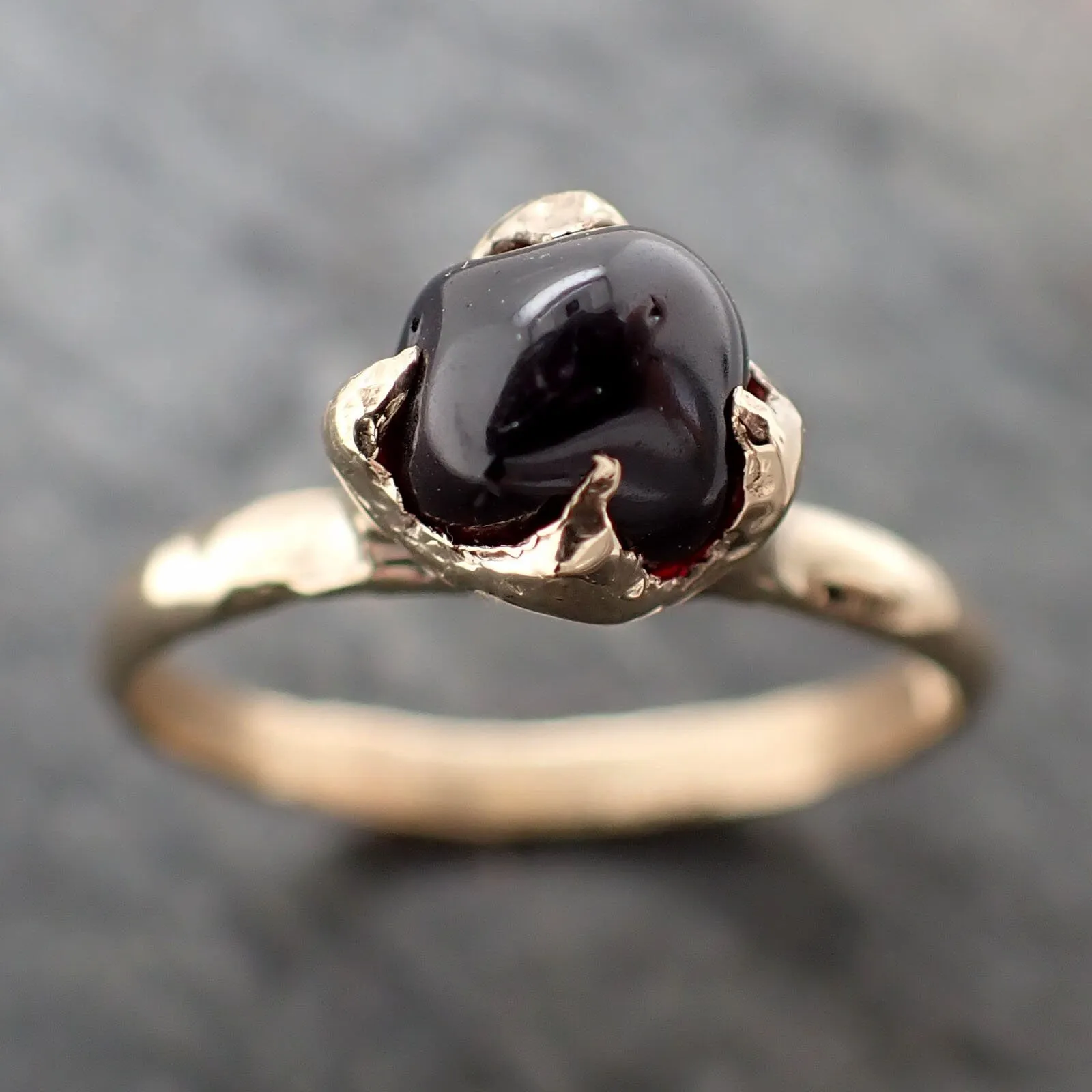 Garnet tumbled red wine 14k gold Solitaire gemstone ring 3265