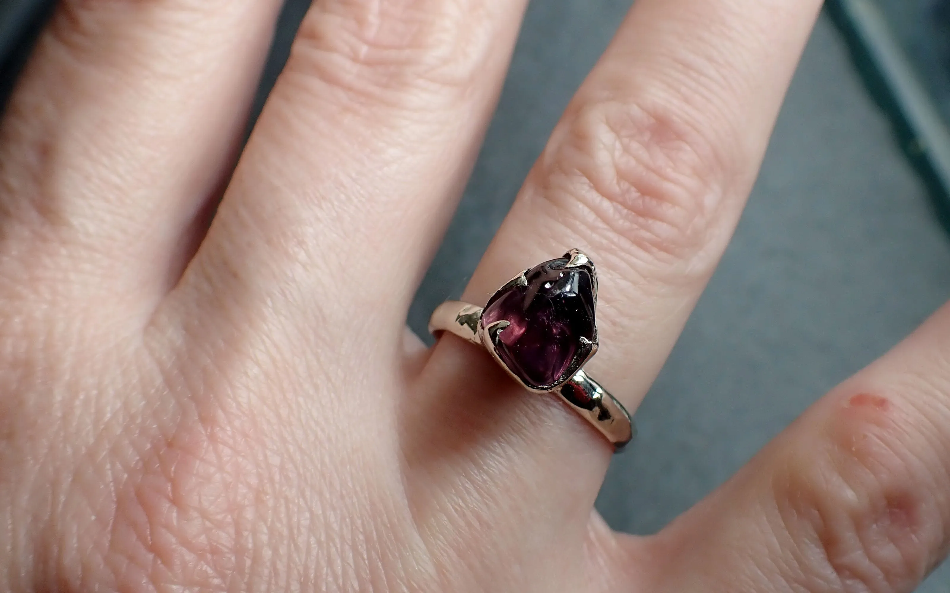 Garnet tumbled red wine 14k White gold Solitaire gemstone ring 2826