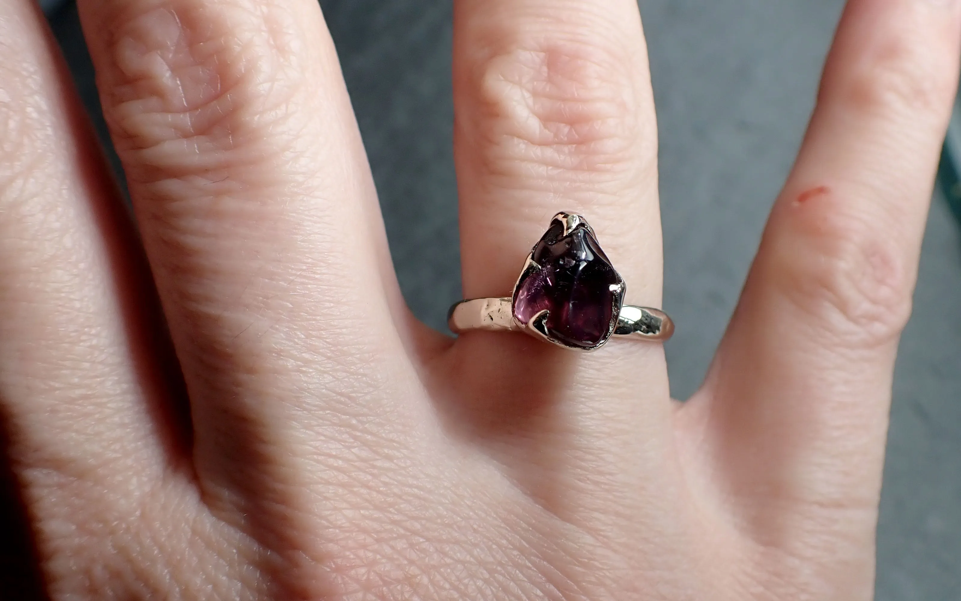 Garnet tumbled red wine 14k White gold Solitaire gemstone ring 2826