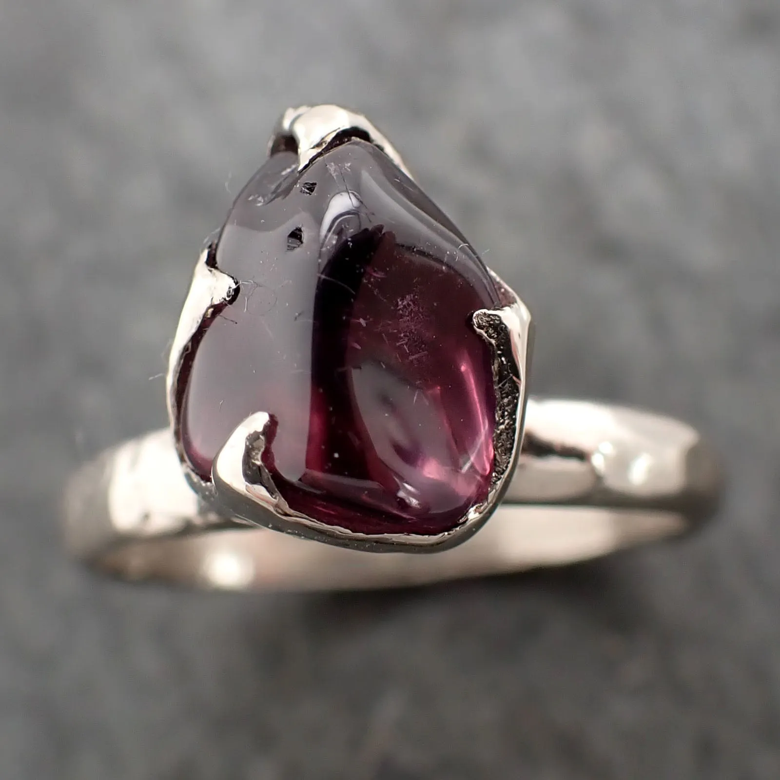 Garnet tumbled red wine 14k White gold Solitaire gemstone ring 2826