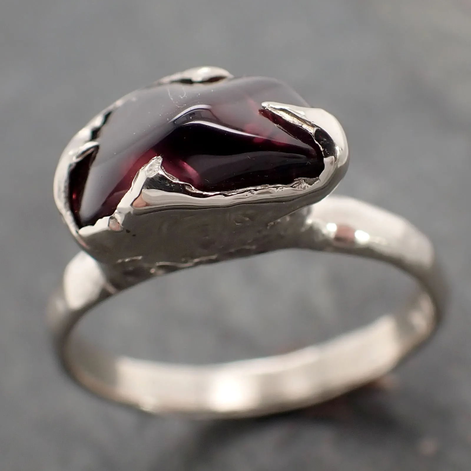 Garnet tumbled red wine 14k White gold Solitaire gemstone ring 2828