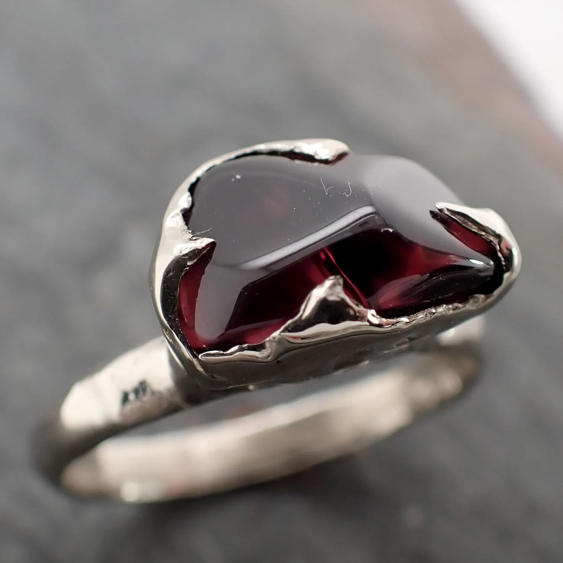 Garnet tumbled red wine 14k White gold Solitaire gemstone ring 2828