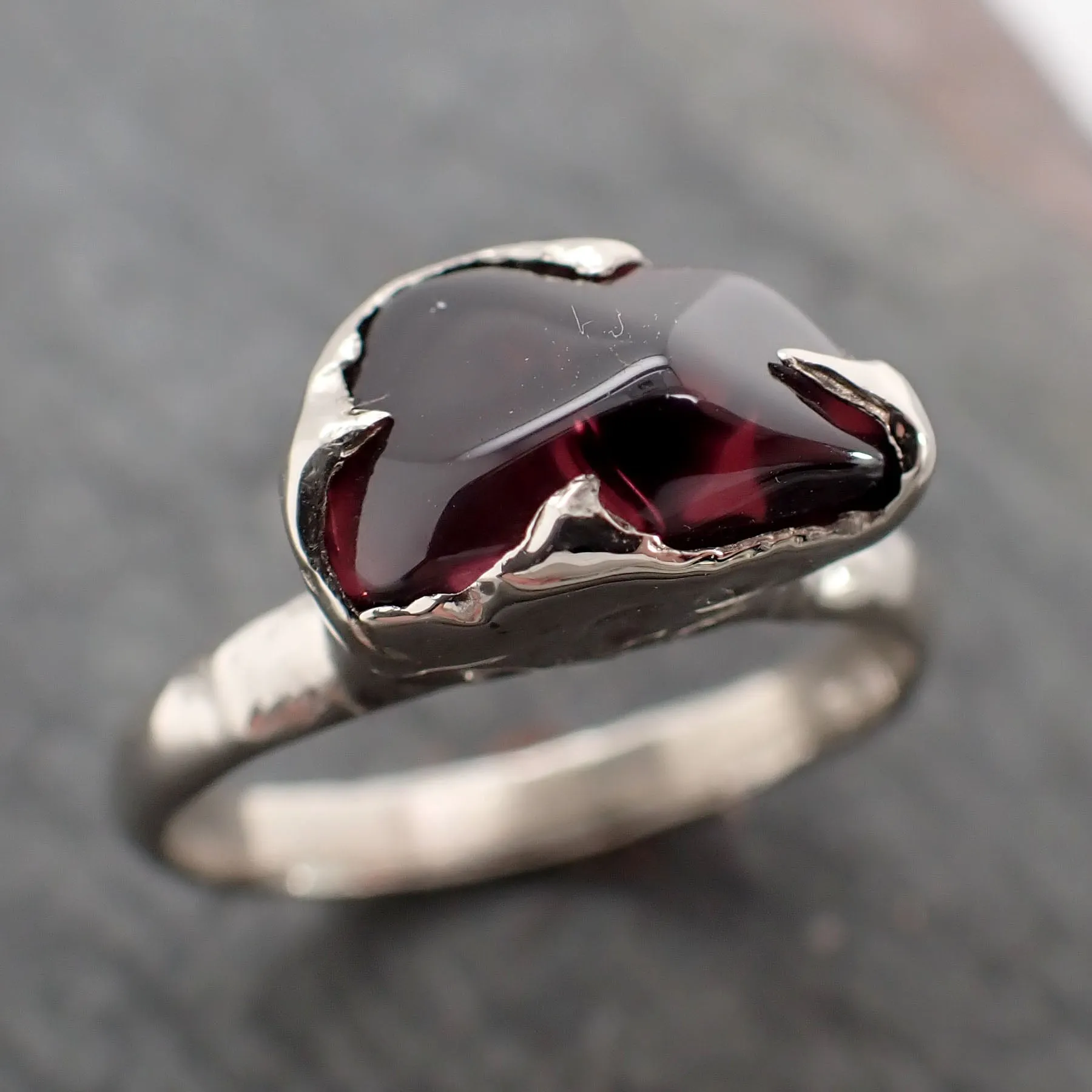 Garnet tumbled red wine 14k White gold Solitaire gemstone ring 2828