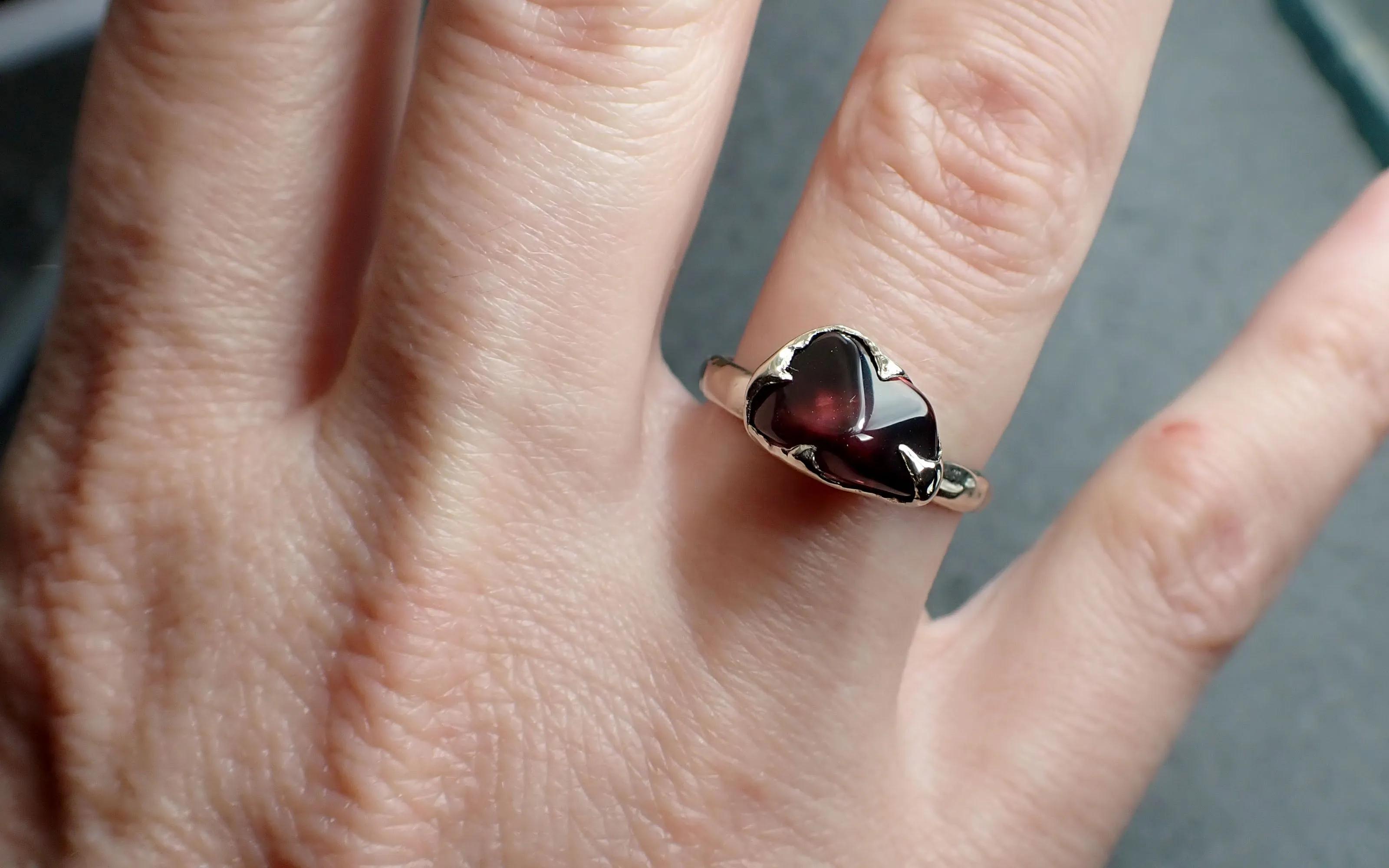 Garnet tumbled red wine 14k White gold Solitaire gemstone ring 2828