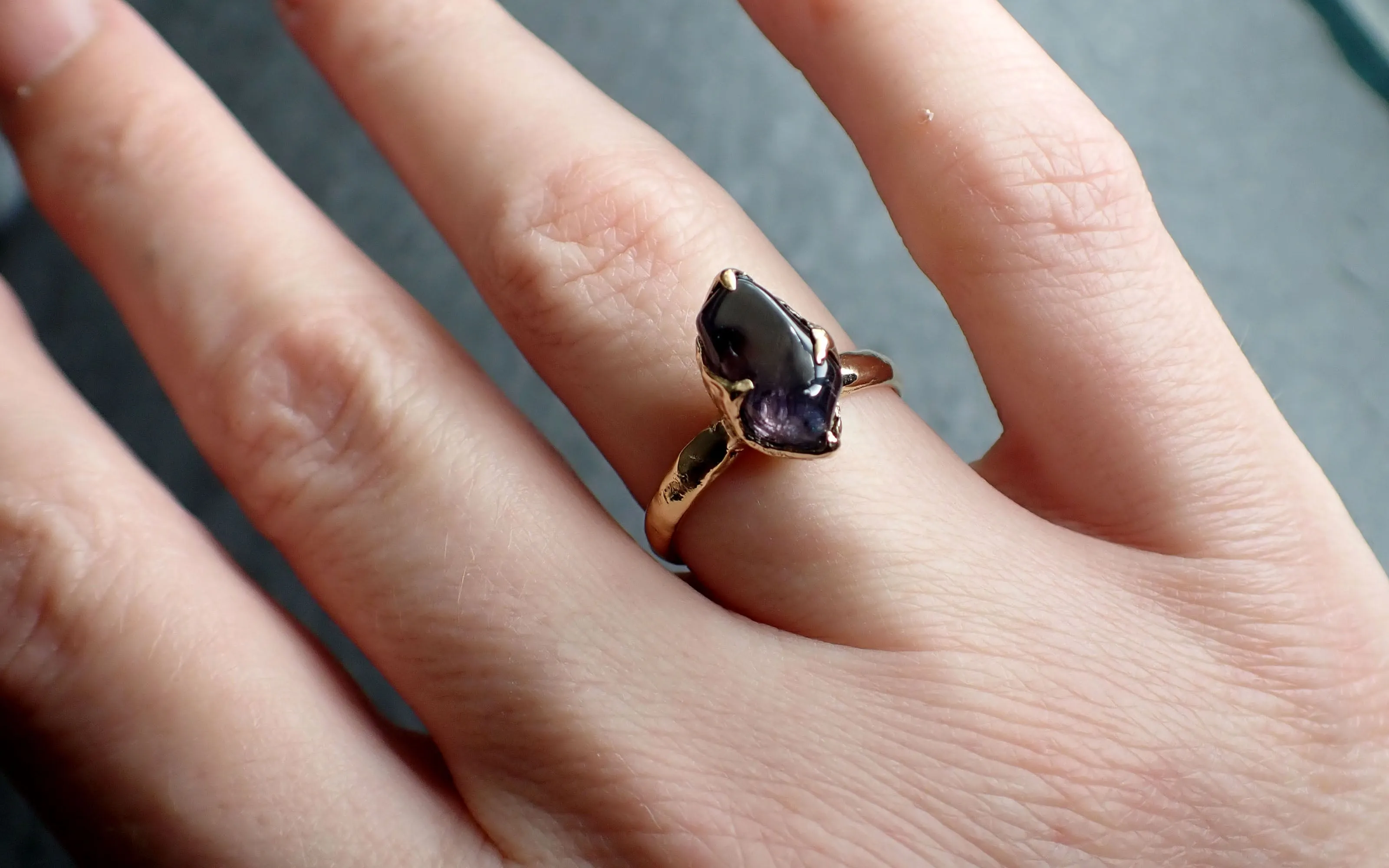 Garnet tumbled red wine 18k Yellow gold Solitaire gemstone ring 2786