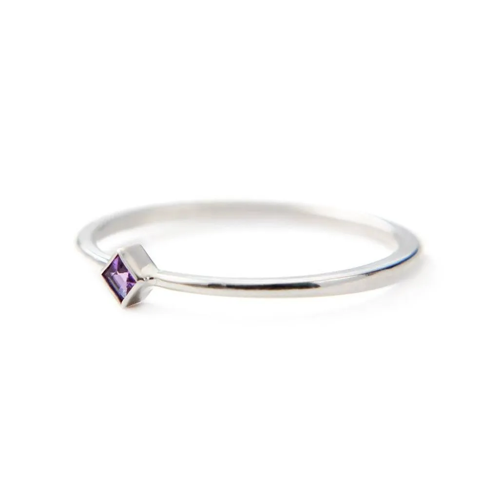 Giada Ring | Pastel Sapphire Compass Setting