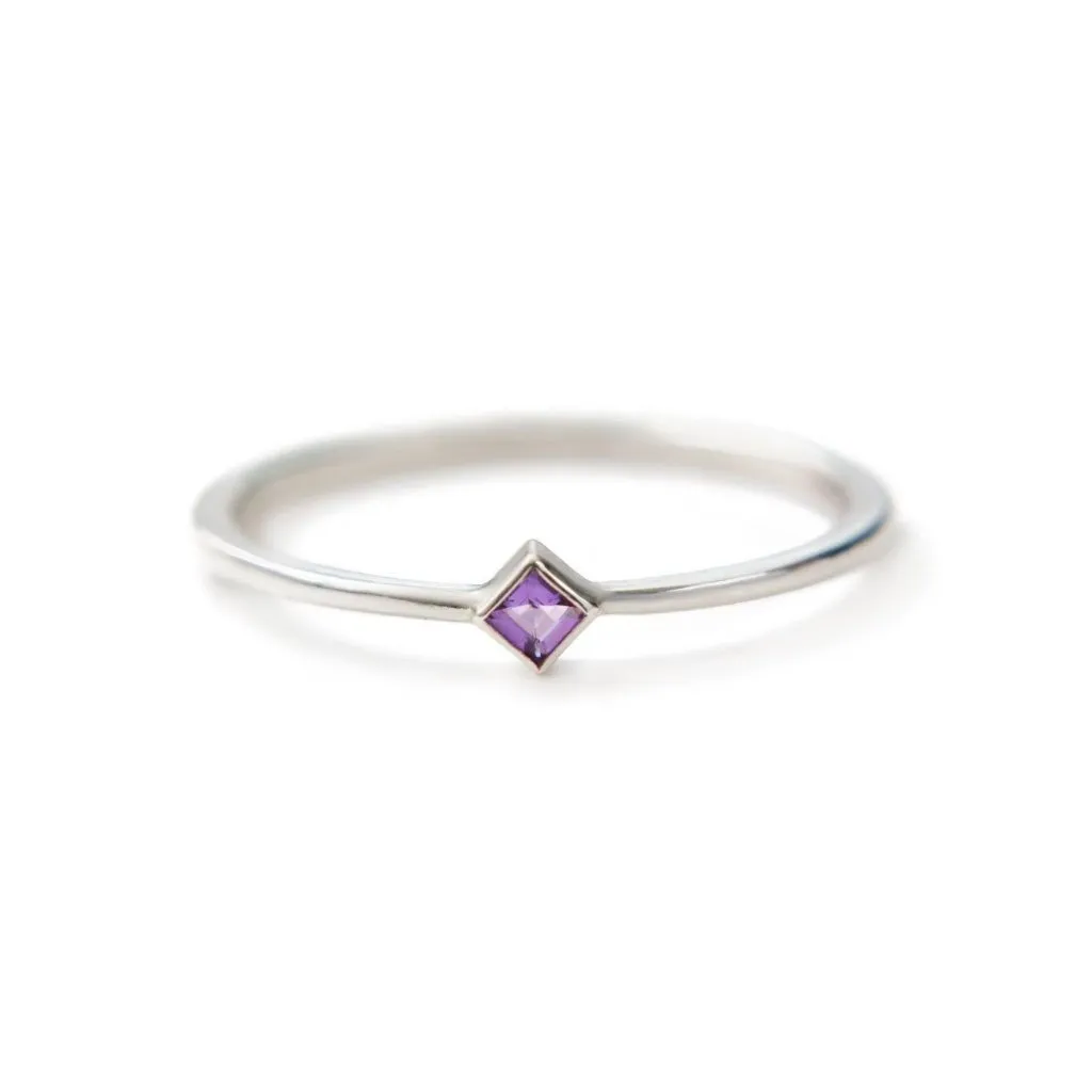 Giada Ring | Pastel Sapphire Compass Setting