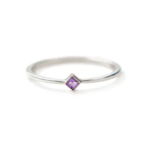 Giada Ring | Pastel Sapphire Compass Setting