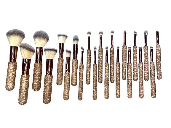 Glitz & Glam | LIMITED EDITION CHAMPAGNE 26pc Essentials Collection Brush Set | MU9682