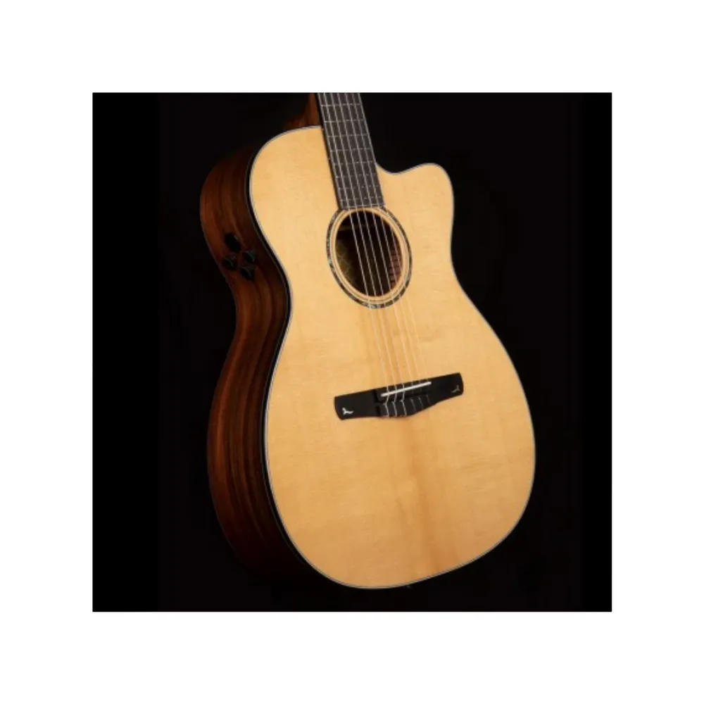 GUITARRA ELECTROACUSTICA CORT CON CUERDAS DE NYLON GOLD OC8 NATURAL LACADA CON ESTUCHE