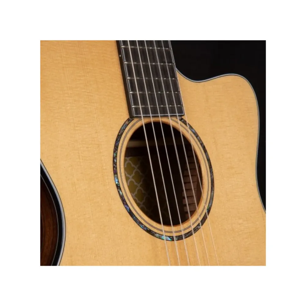 GUITARRA ELECTROACUSTICA CORT CON CUERDAS DE NYLON GOLD OC8 NATURAL LACADA CON ESTUCHE